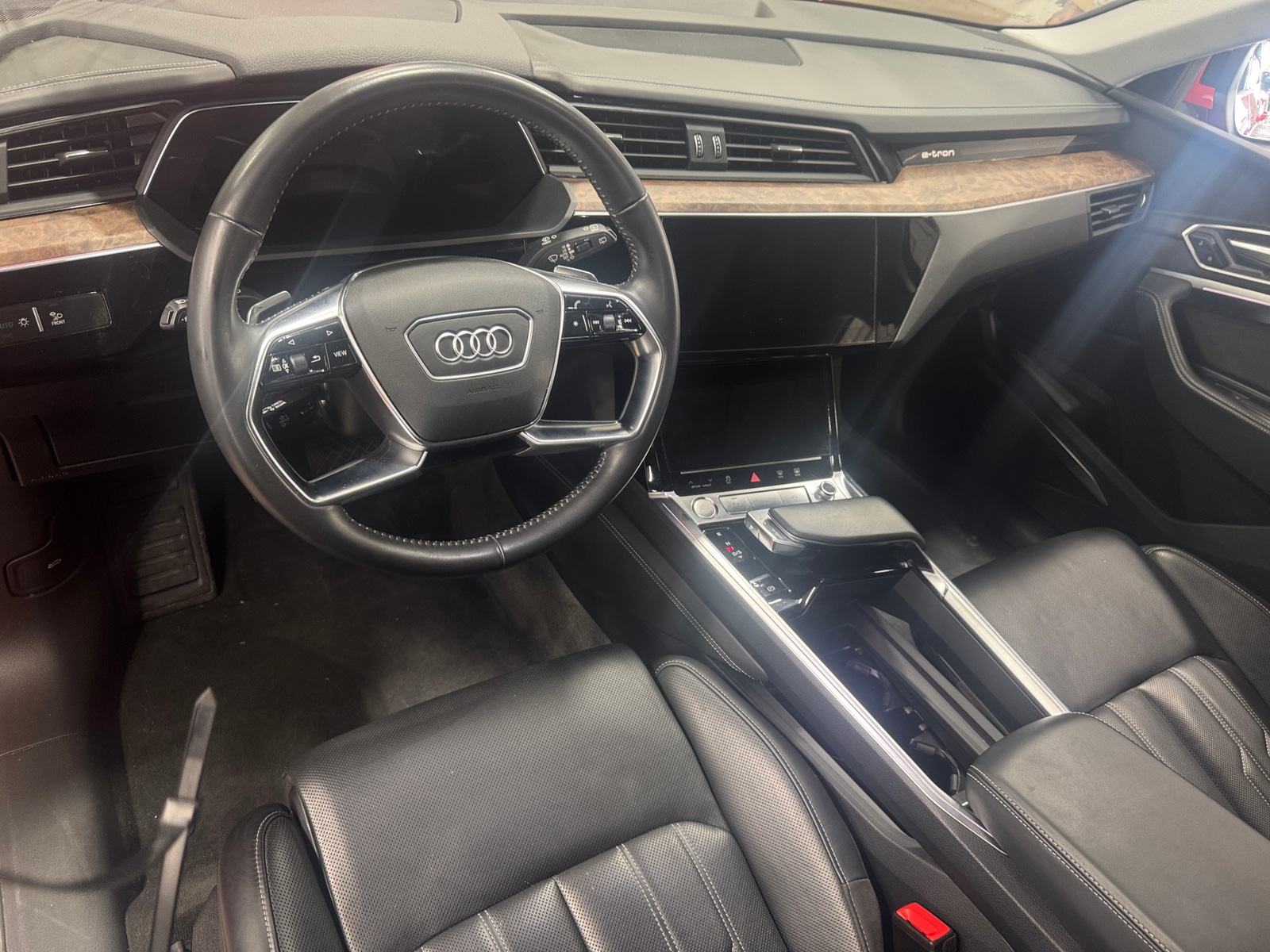 Thumbnail: 2019 Audi e-tron - 2