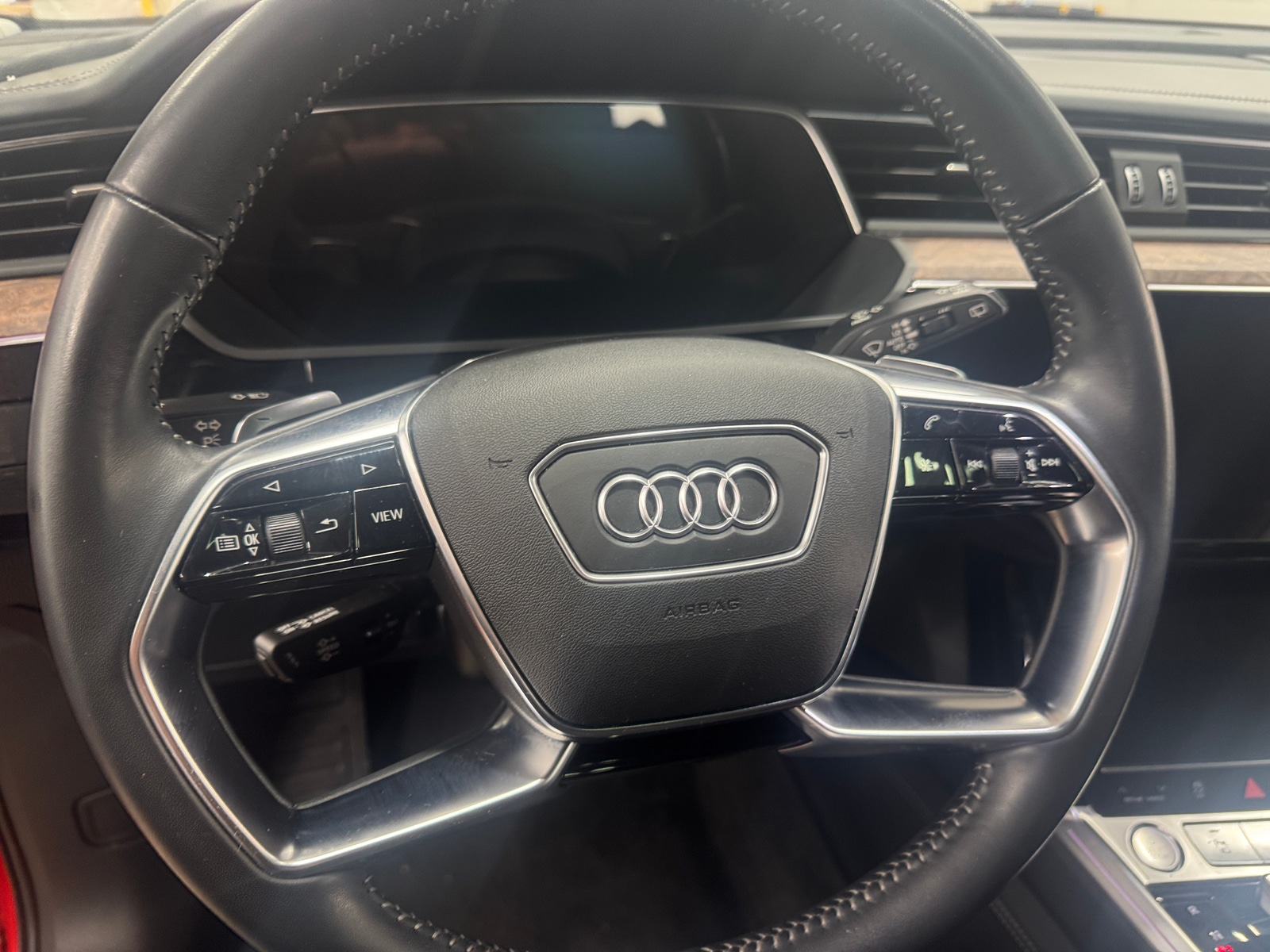 Thumbnail: 2019 Audi e-tron - 4