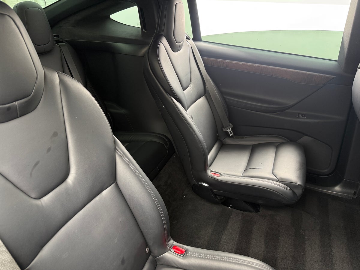 2020 Tesla Model X Long Range Plus in Solid Black — photo 2