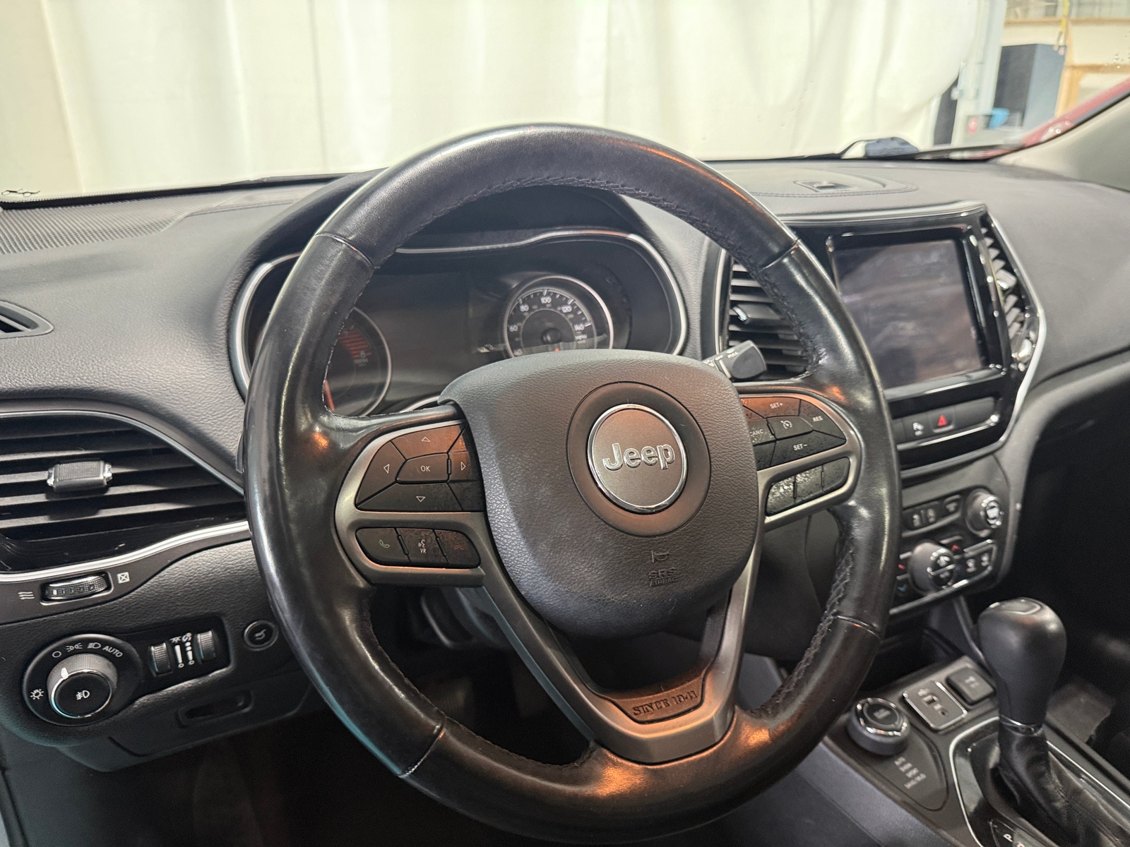 Thumbnail: 2020 Jeep Cherokee - 4