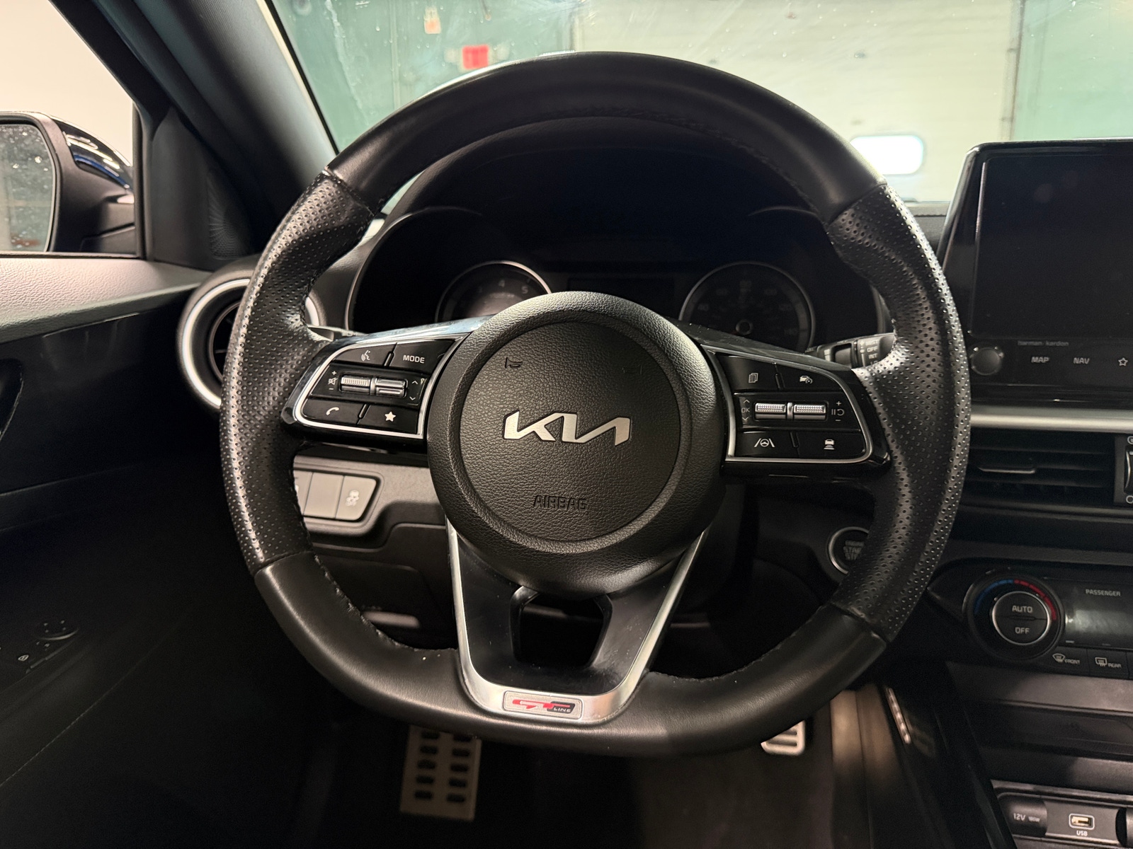 Thumbnail: 2024 Kia Forte - 4