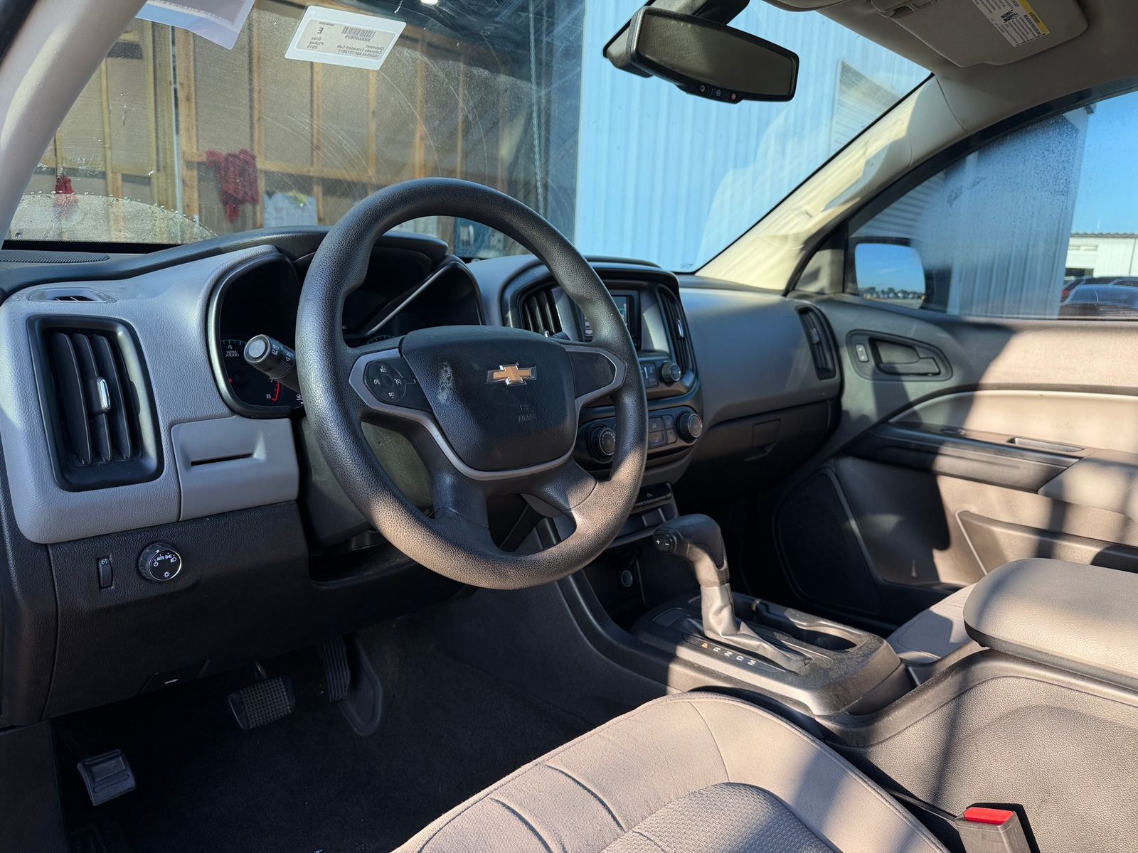 Thumbnail: 2015 Chevrolet Colorado - 3