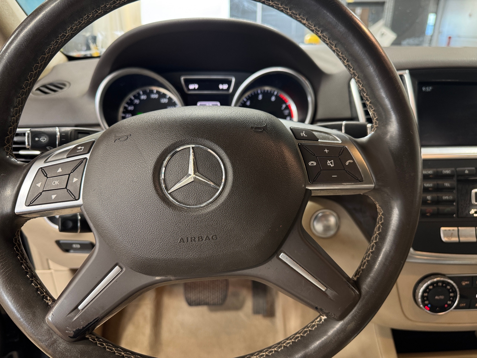 Thumbnail: 2015 Mercedes-Benz M-Class - 4