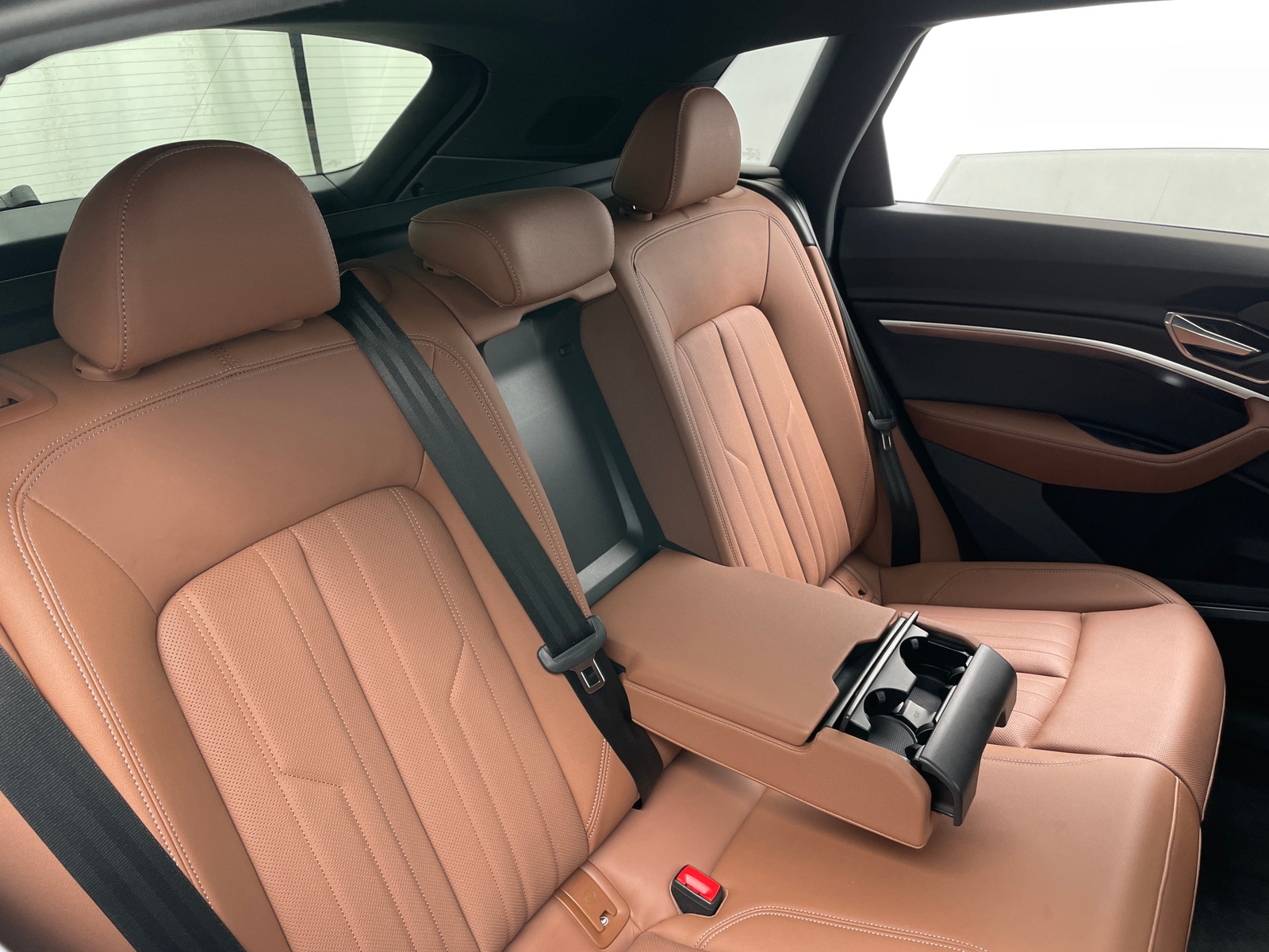 Thumbnail: 2024 Audi Q8 e-tron - 6