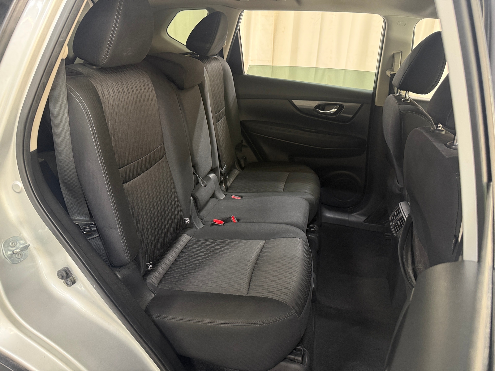 Thumbnail: 2017 Nissan Rogue - 6
