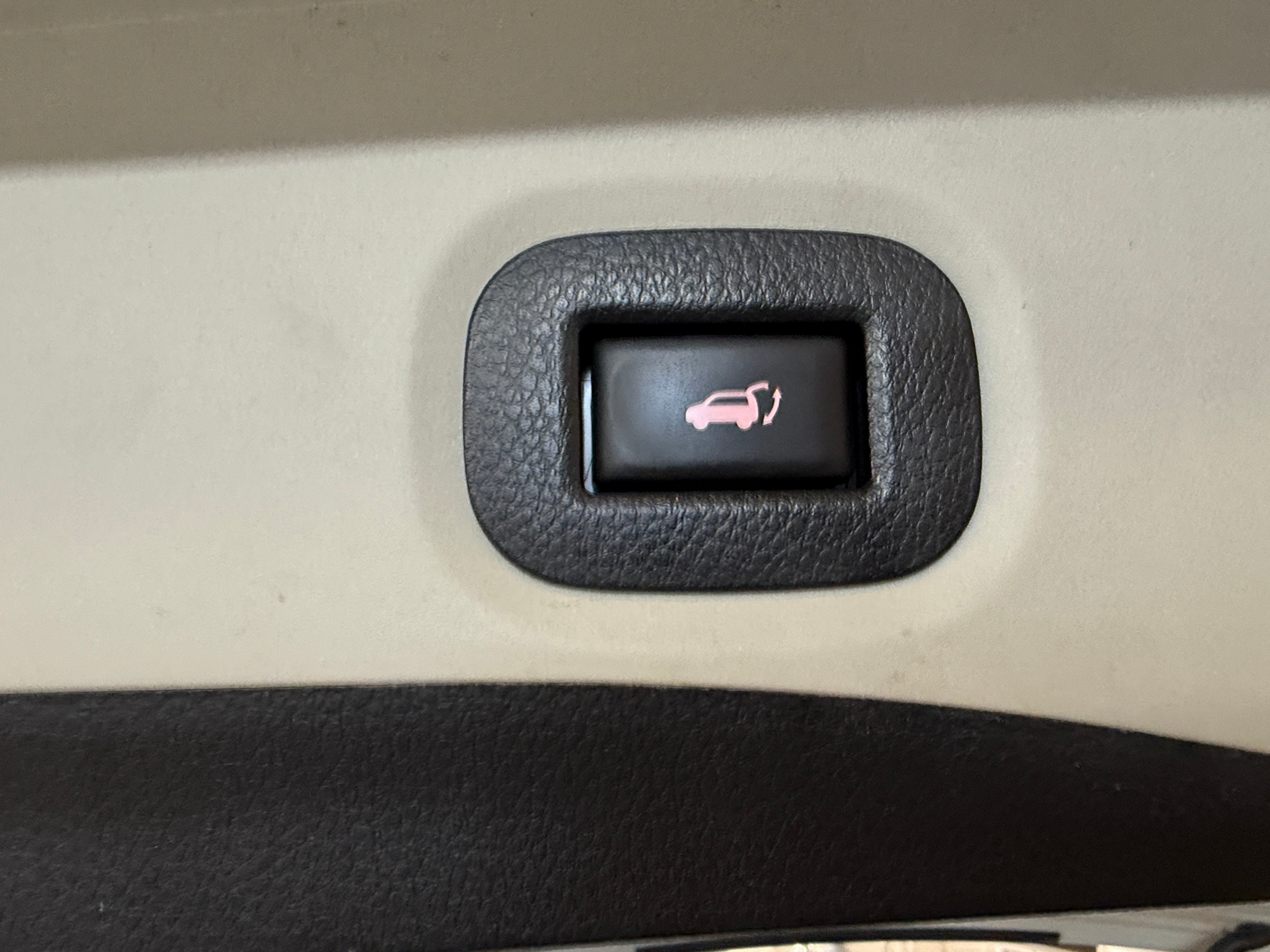Used 2017 Nissan Rogue SV with VIN KNMAT2MT2HP526208 for sale in Pewaukee, WI
