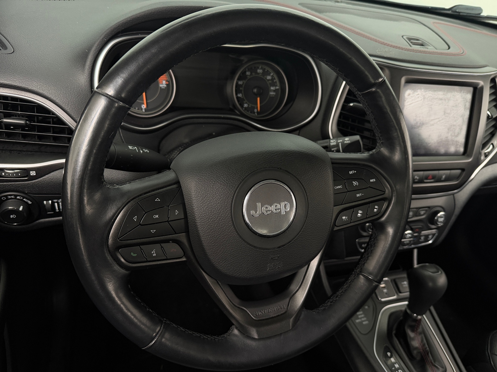 Thumbnail: 2019 Jeep Cherokee - 4