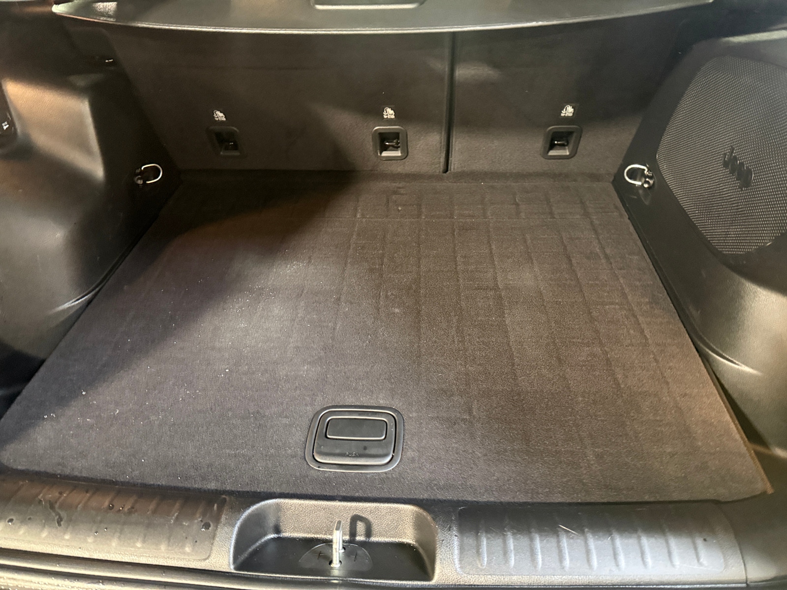 Thumbnail: 2019 Jeep Cherokee - 6