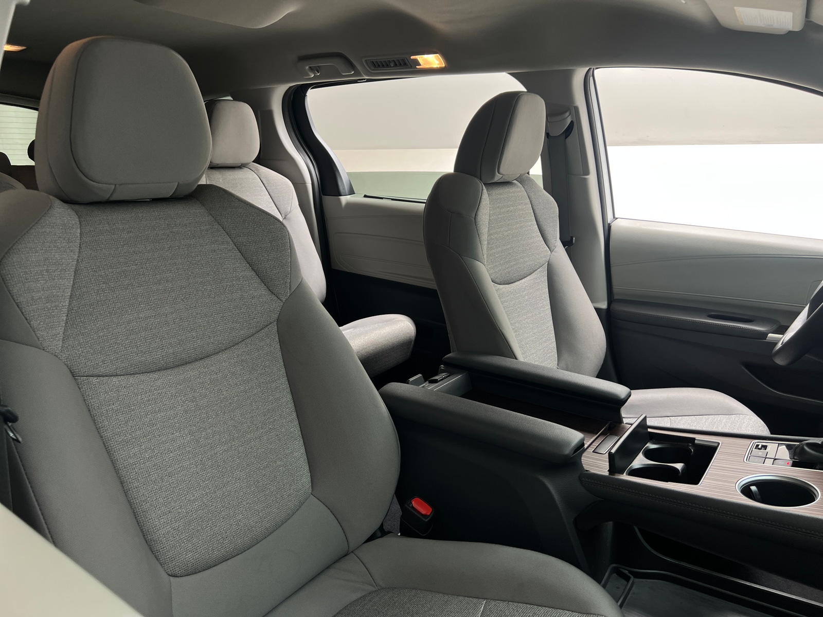 Thumbnail: 2023 Toyota Sienna - 2