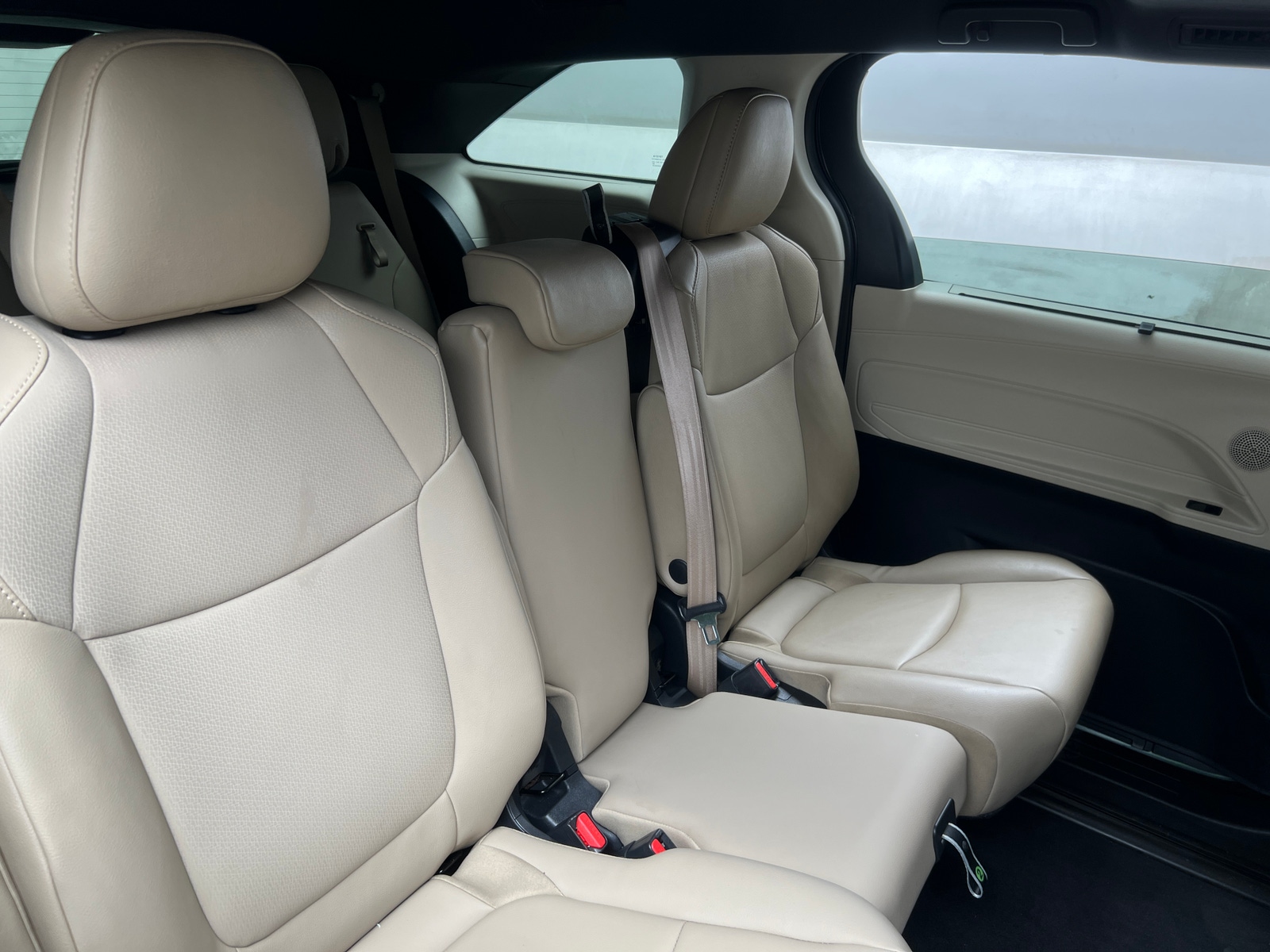 Thumbnail: 2021 Toyota Sienna - 6