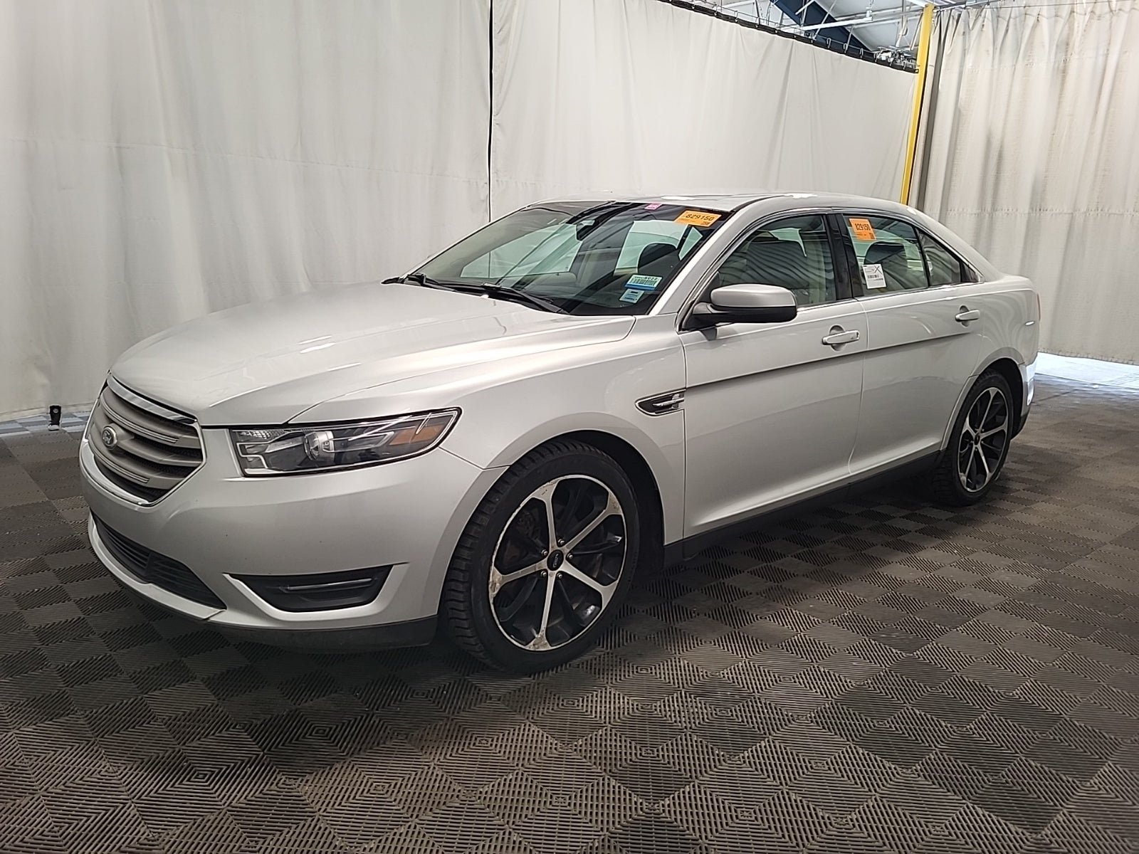 2015 Ford Taurus SEL