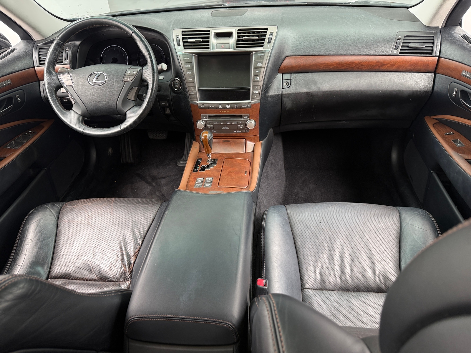 Thumbnail: 2010 Lexus LS - 2