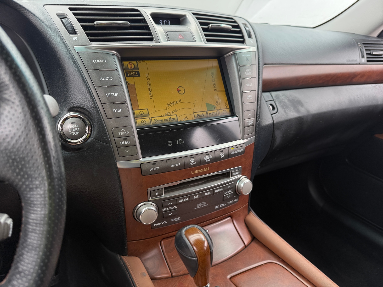 Thumbnail: 2010 Lexus LS - 3