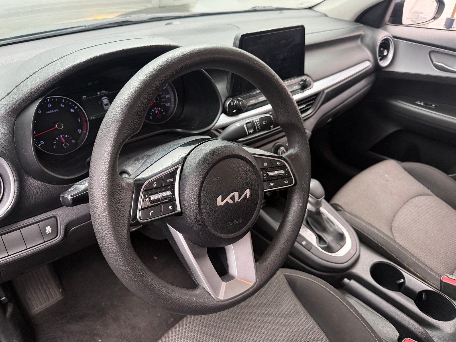 Thumbnail: 2023 Kia Forte - 5