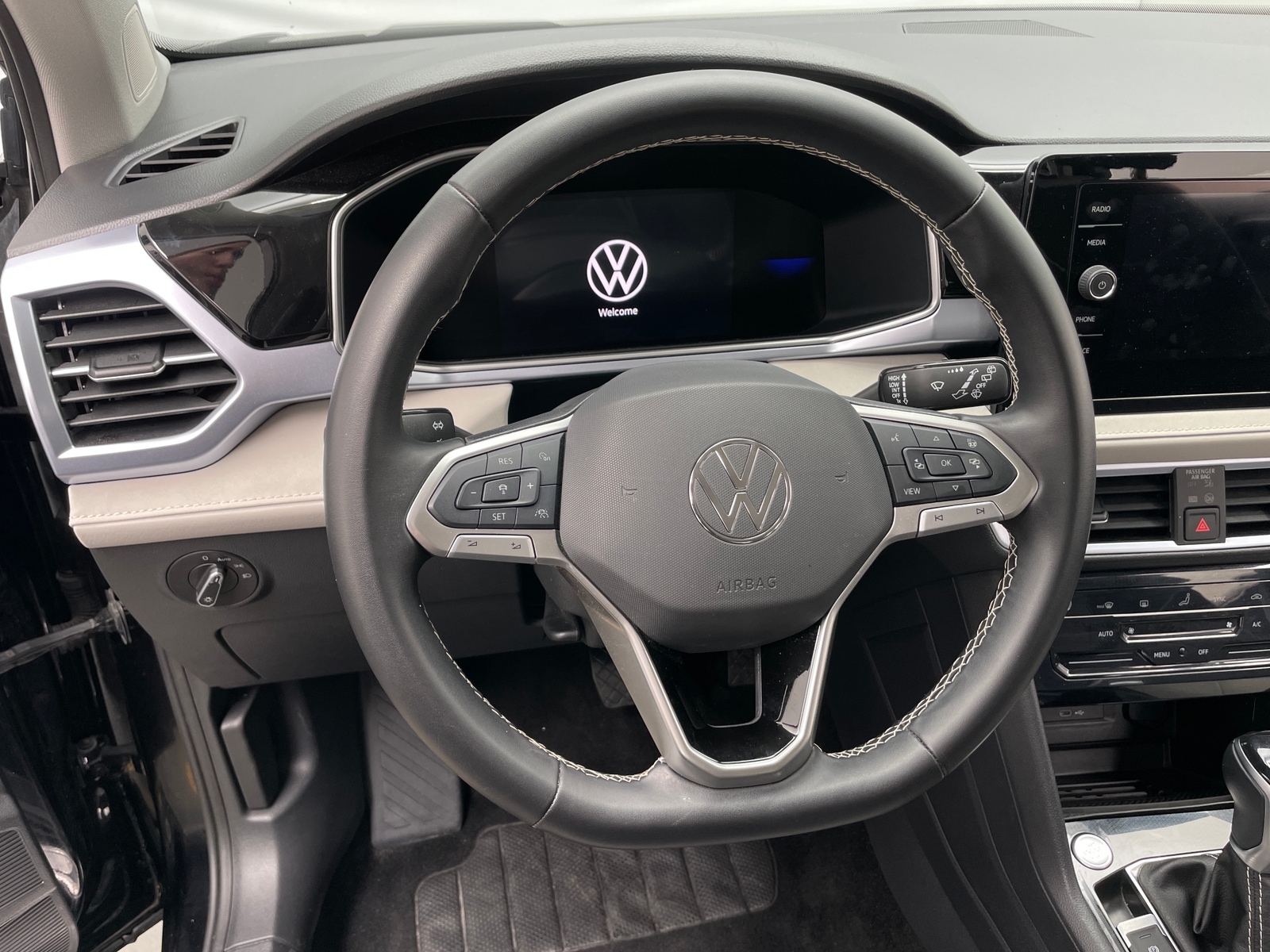 Thumbnail: 2026 Volkswagen Taos - 4
