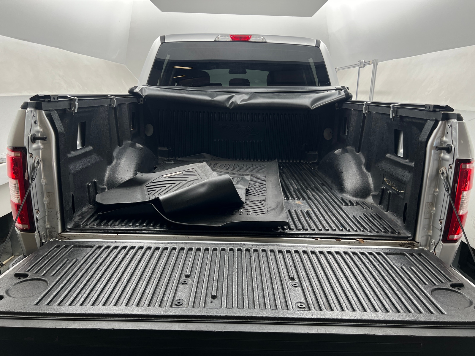 Thumbnail: 2018 Ford Econoline - 7