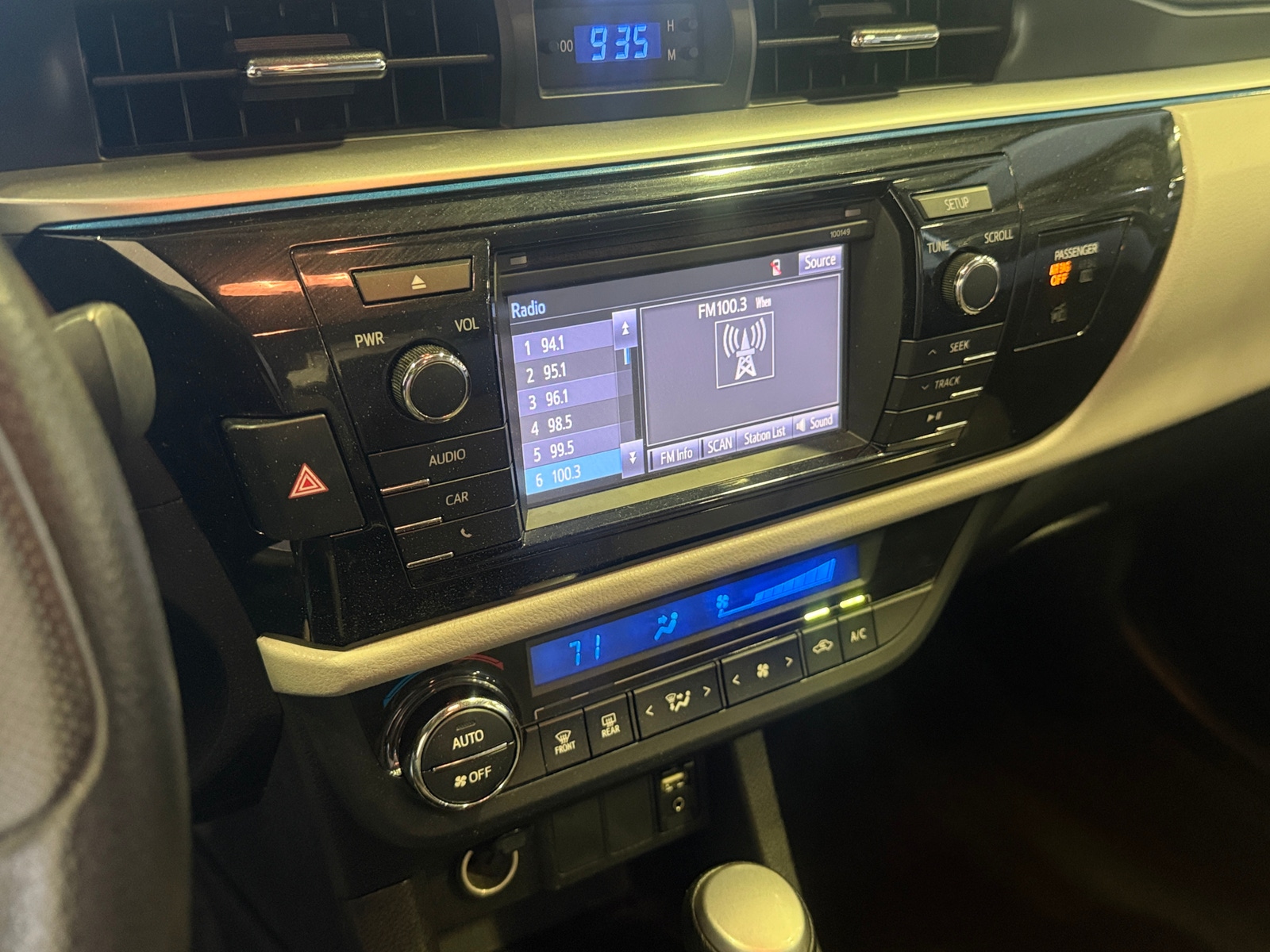 Thumbnail: 2014 Toyota Corolla - 4