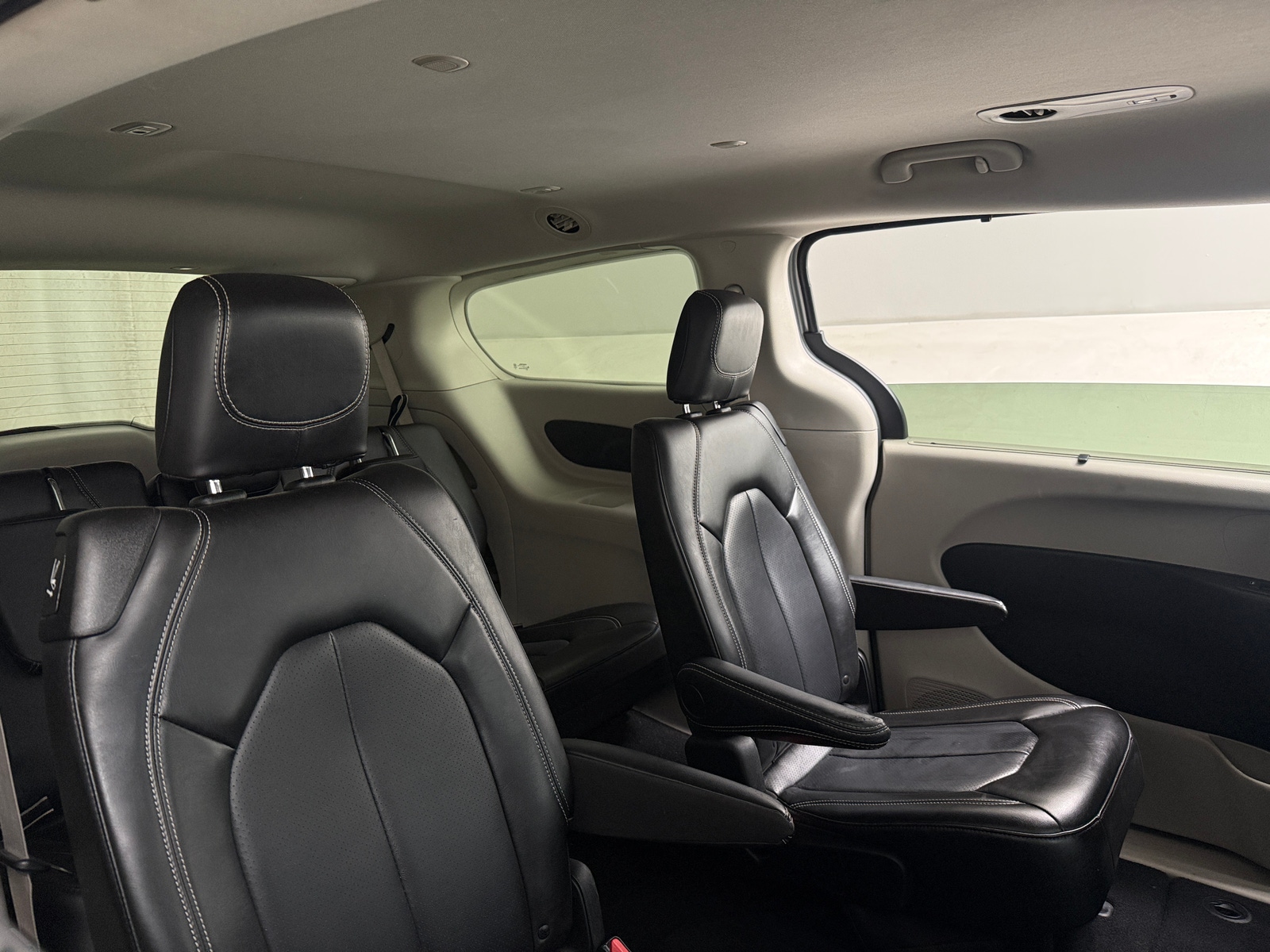 Thumbnail: 2024 Chrysler Pacifica - 5