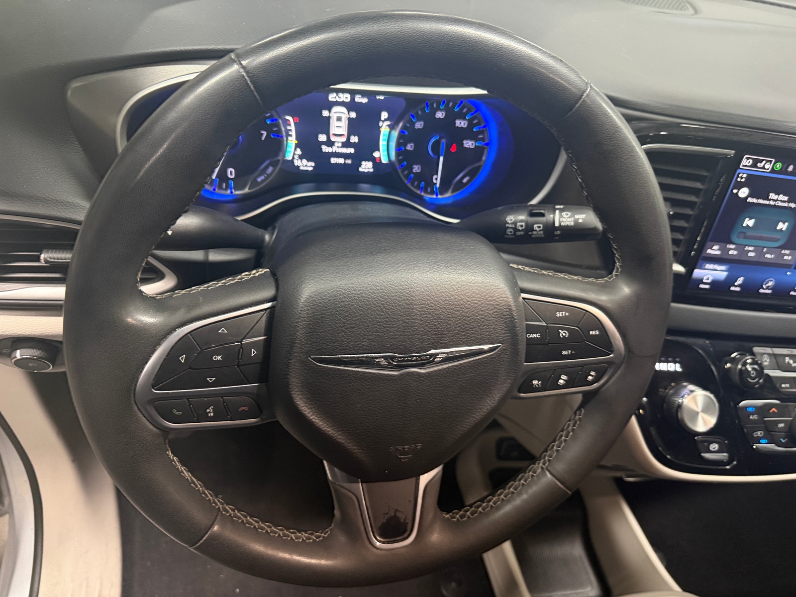 Thumbnail: 2024 Chrysler Pacifica - 4
