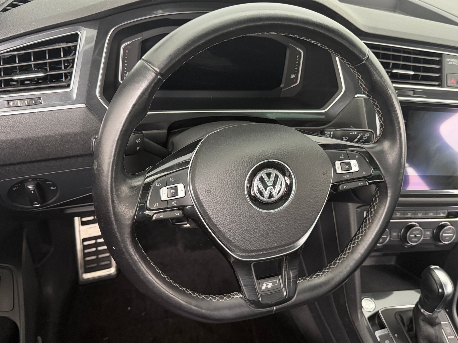 Thumbnail: 2019 Volkswagen Tiguan - 4