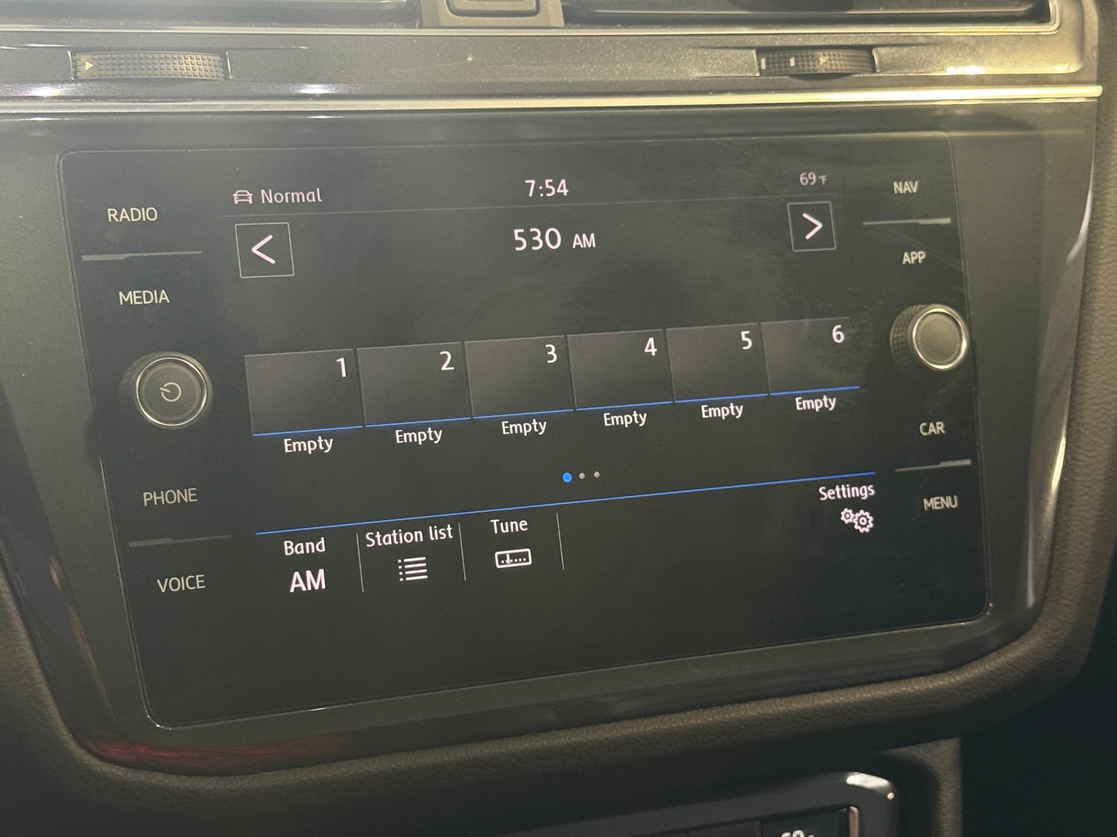 Thumbnail: 2019 Volkswagen Tiguan - 3