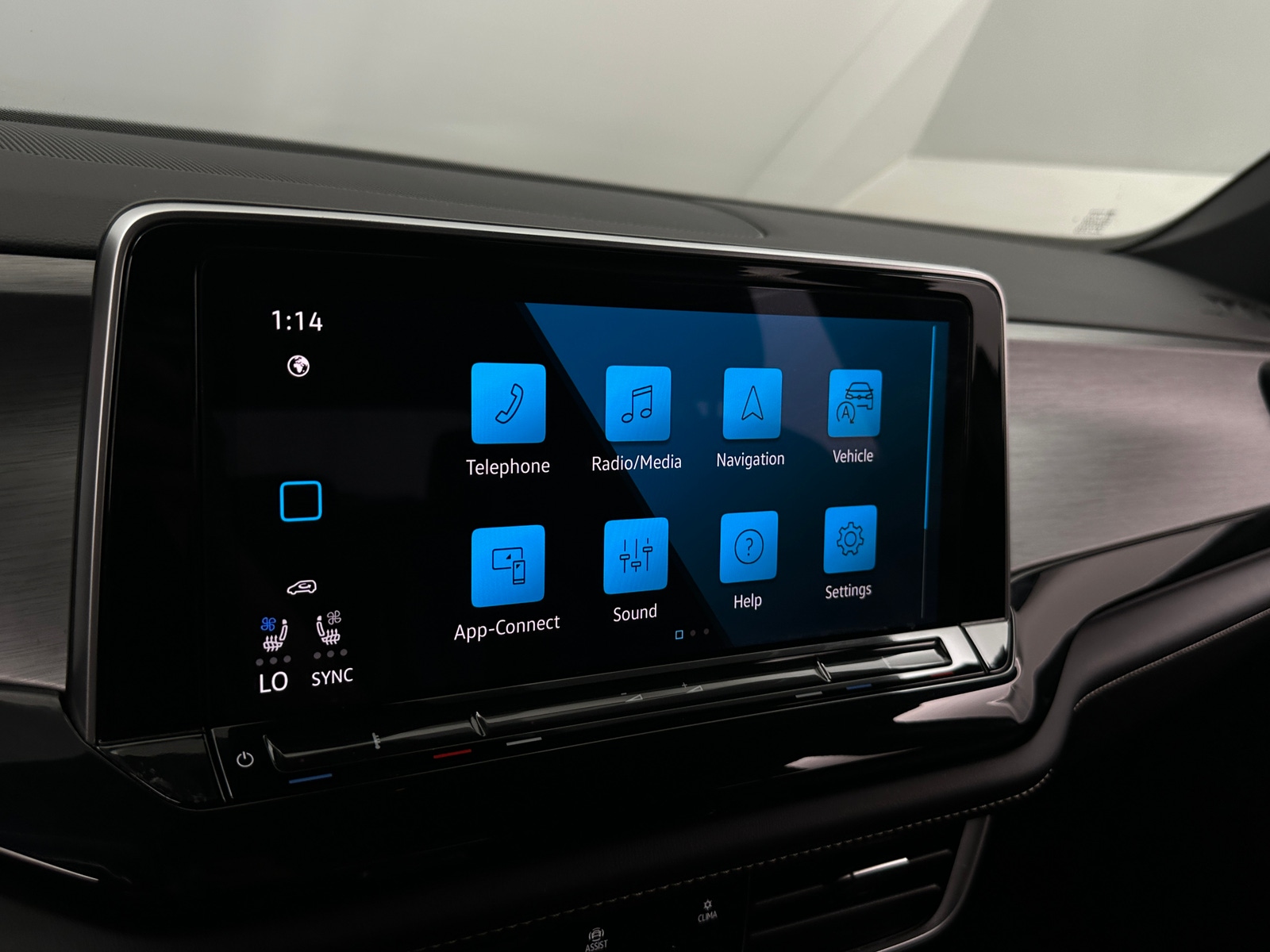 Thumbnail: 2024 Volkswagen Atlas - 3