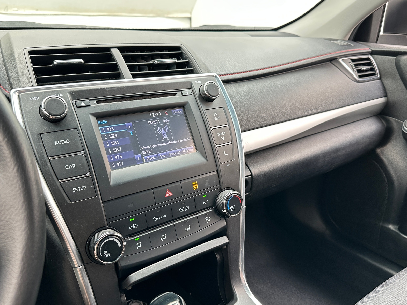 Thumbnail: 2016 Toyota Camry - 4