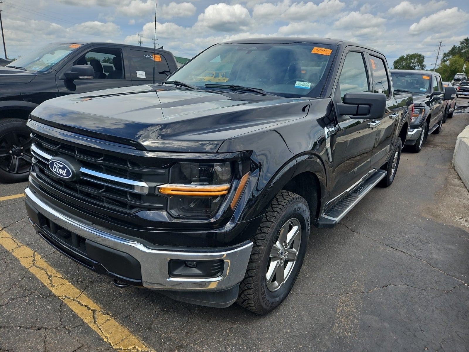 2025 Ford F-150 XLT 4WD Supercrew 5.5' Box