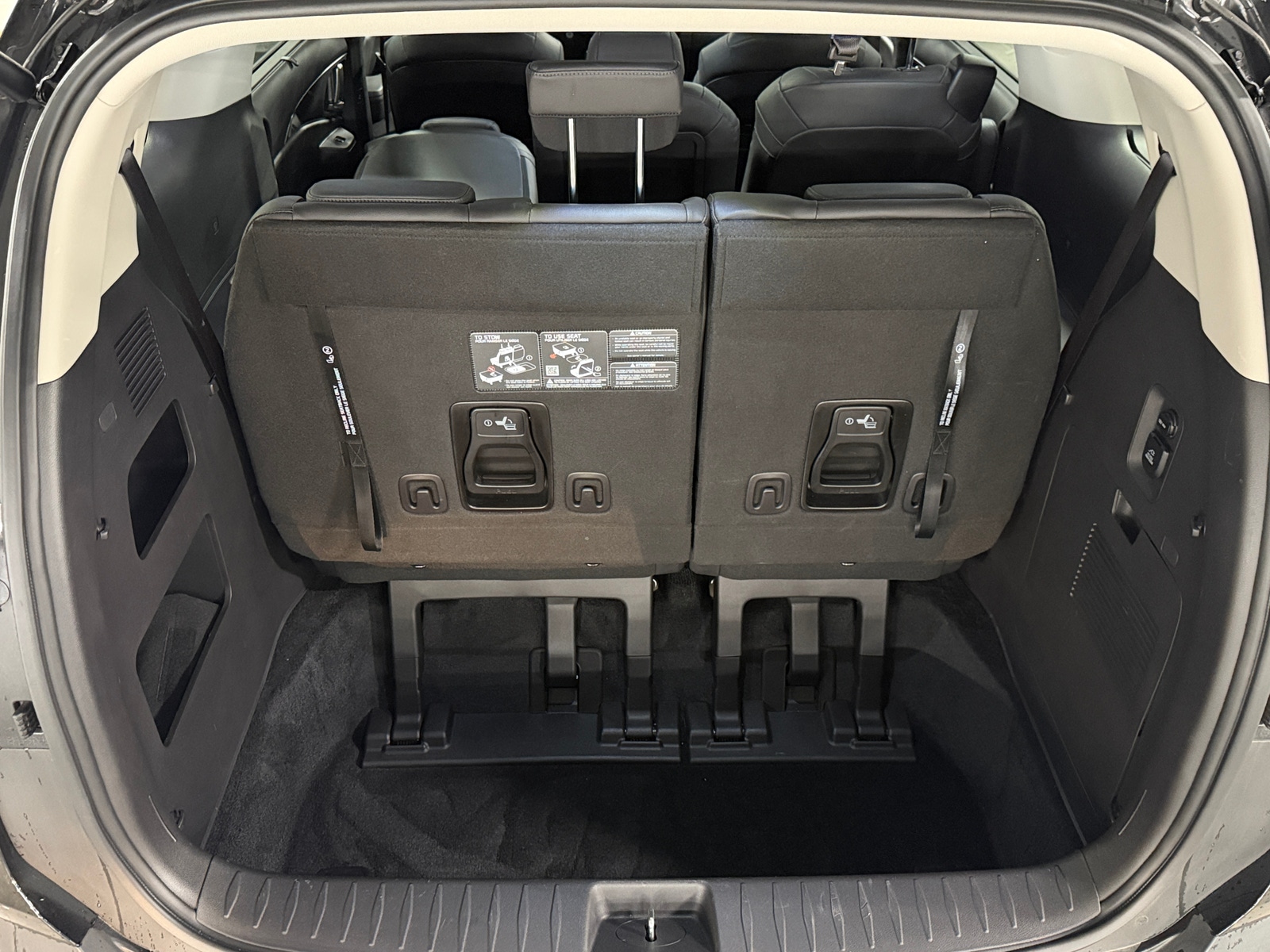 Thumbnail: 2025 Kia Carnival - 6