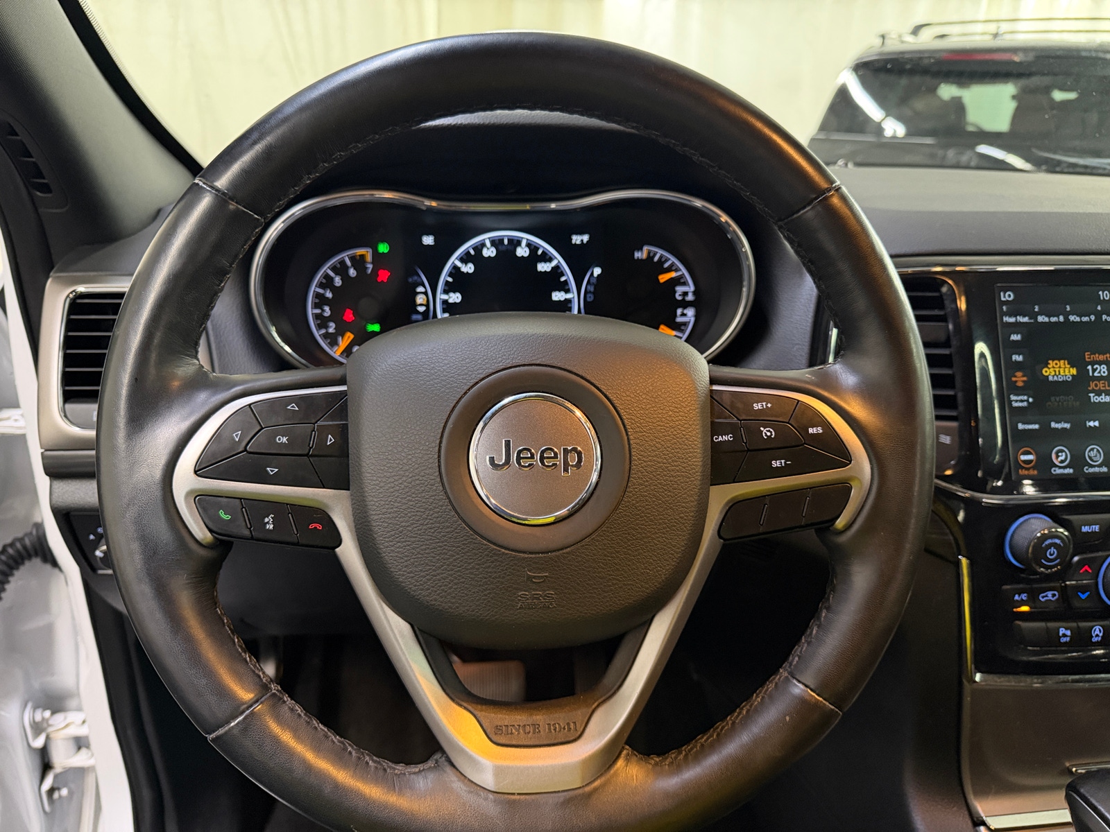 Thumbnail: 2022 Jeep Grand Cherokee - 4
