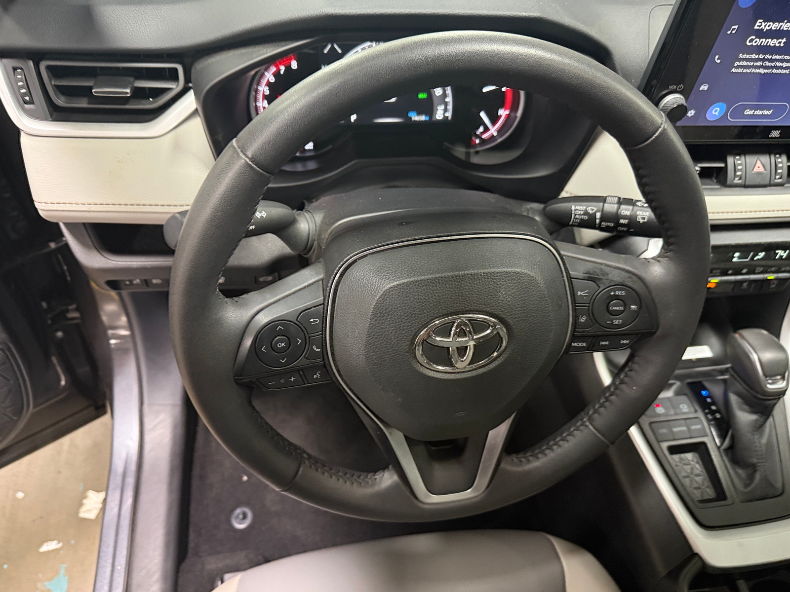 Thumbnail: 2025 Toyota RAV4 - 4