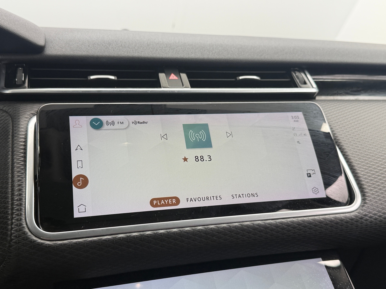 Thumbnail: 2021 Land Rover Range Rover Velar - 4
