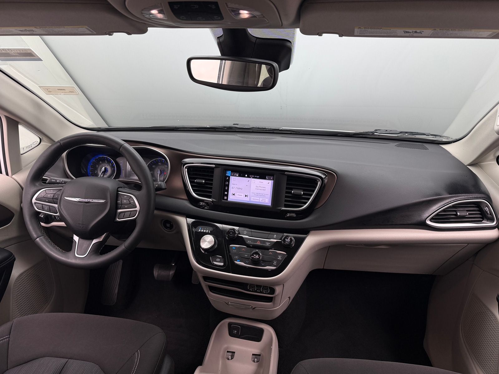 Thumbnail: 2023 Chrysler Voyager - 3