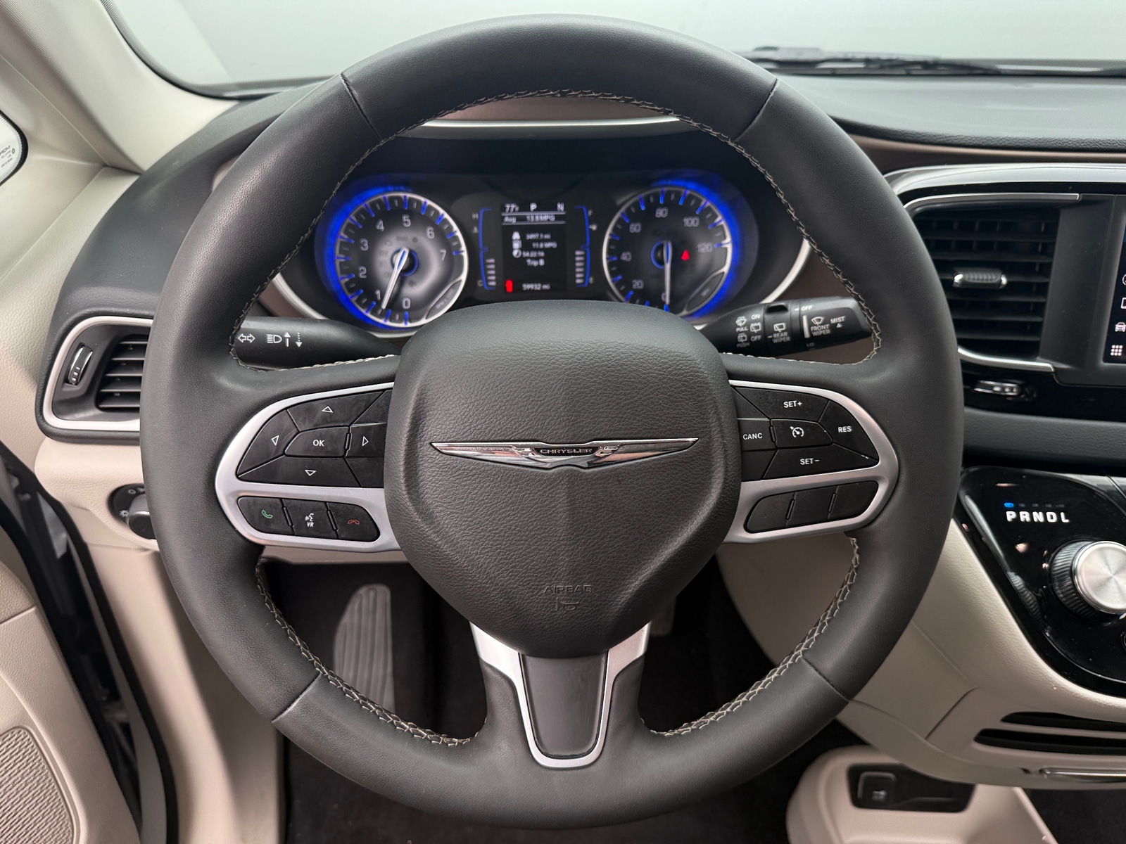 Thumbnail: 2023 Chrysler Voyager - 5