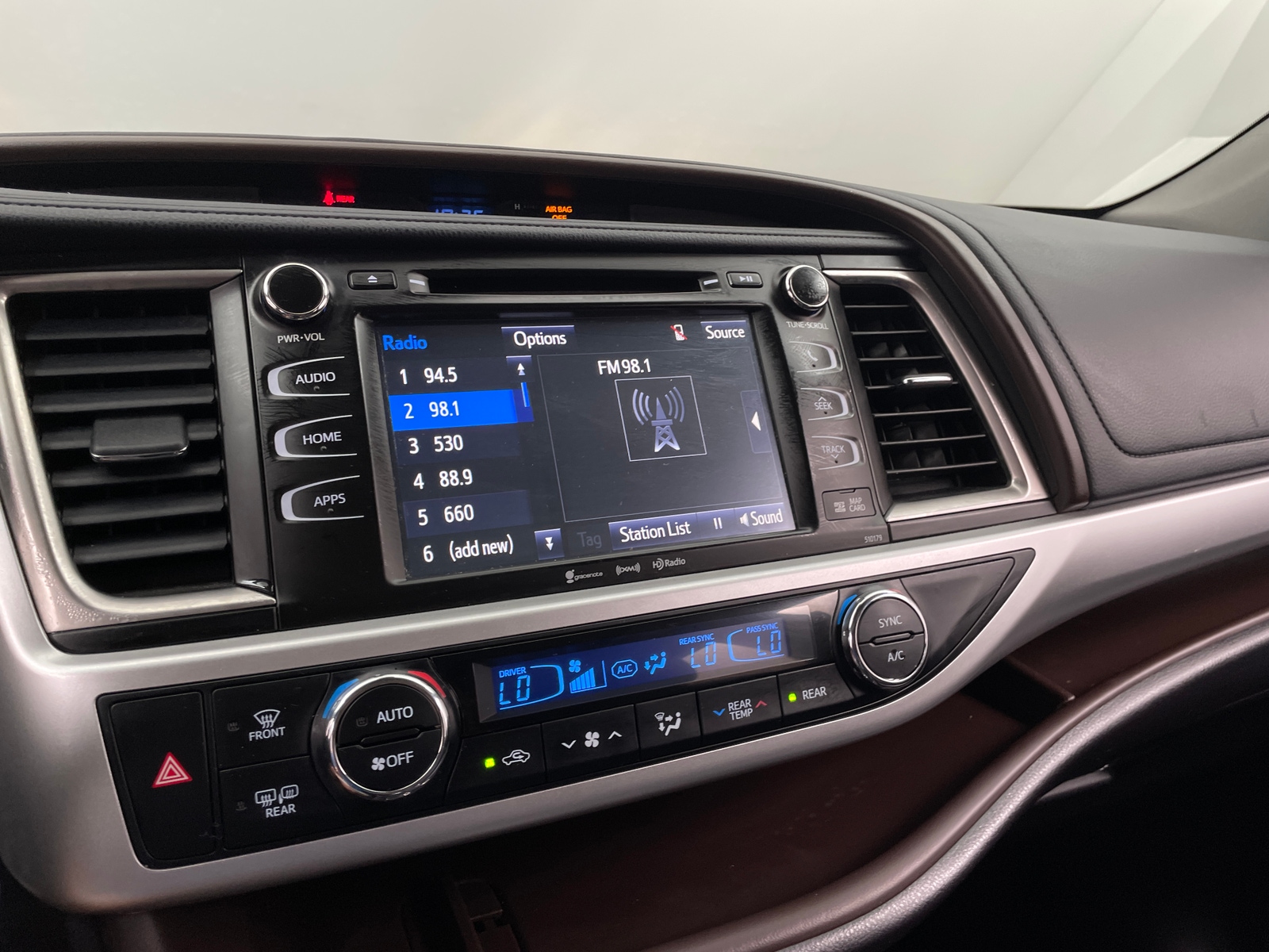 Thumbnail: 2018 Toyota Highlander - 4