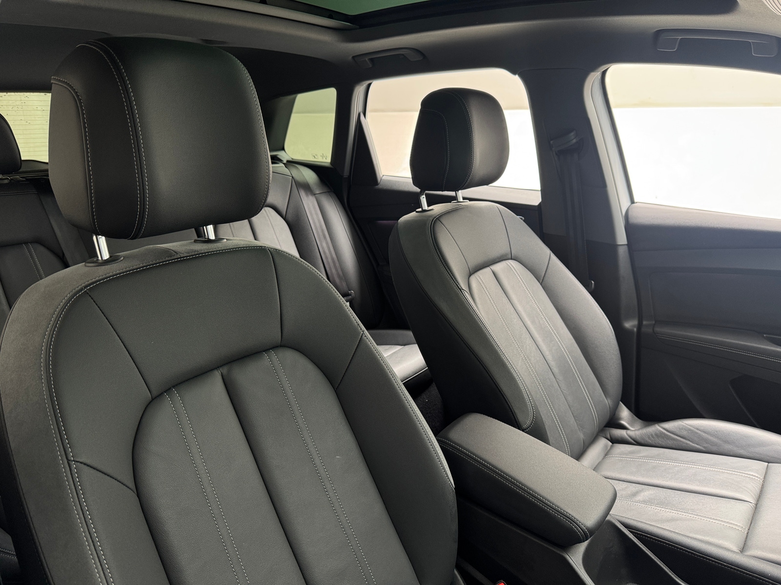 Thumbnail: 2023 Audi Q4 e-tron - 2
