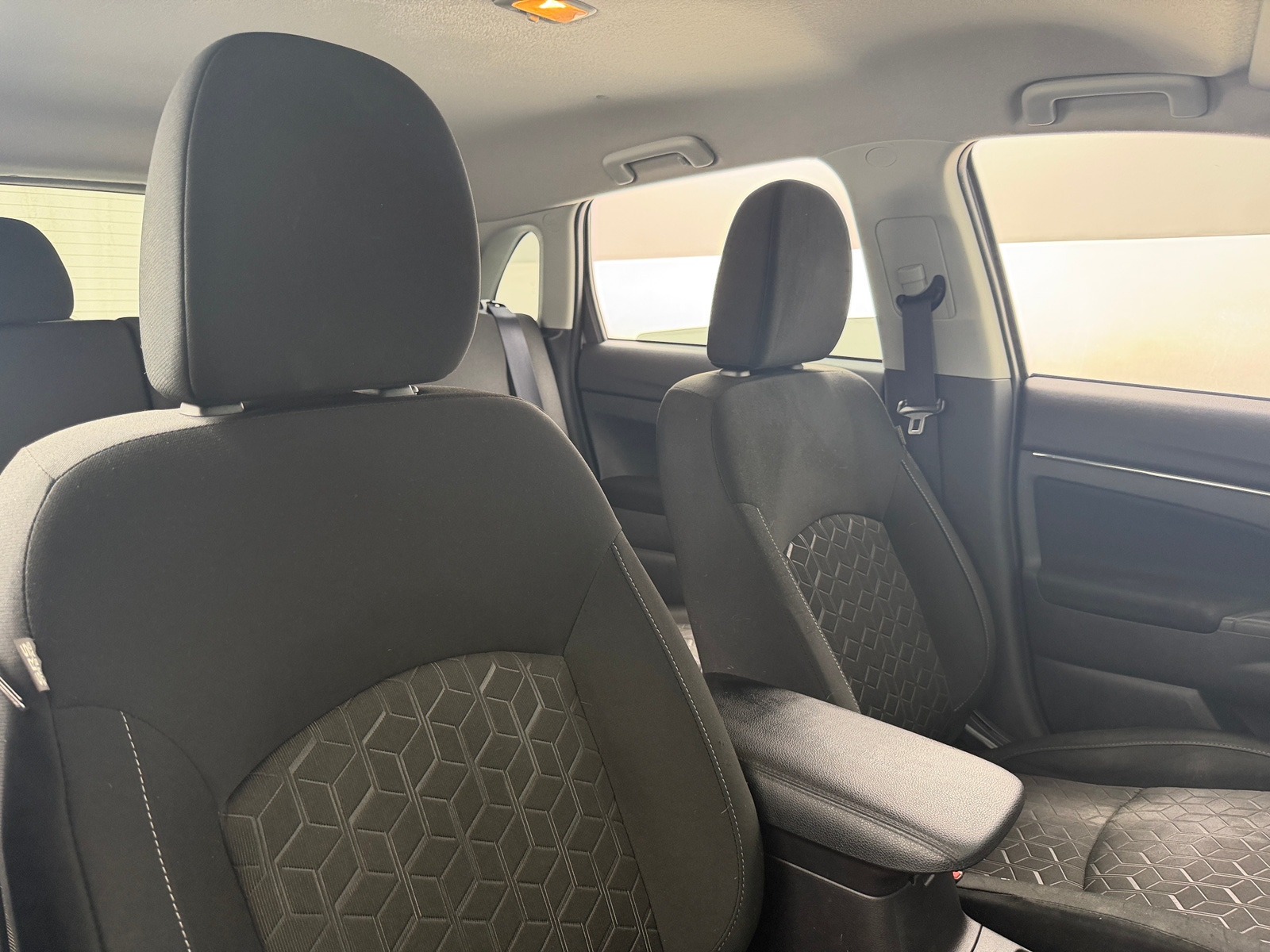Thumbnail: 2023 Mitsubishi Outlander Sport - 2