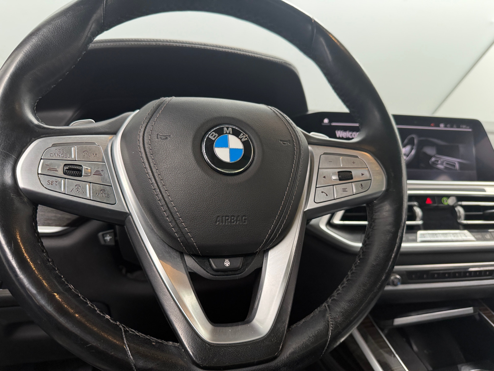 Thumbnail: 2019 BMW X7 - 4