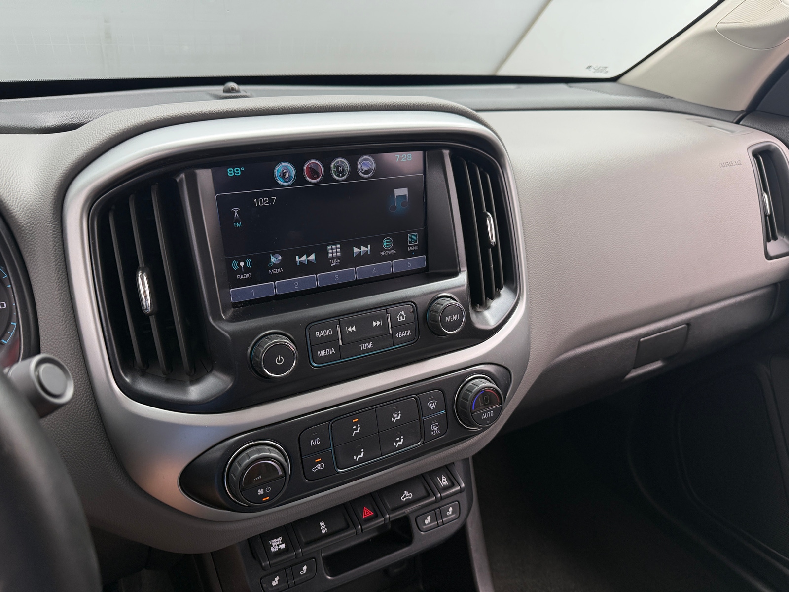 Thumbnail: 2016 Chevrolet Colorado - 3
