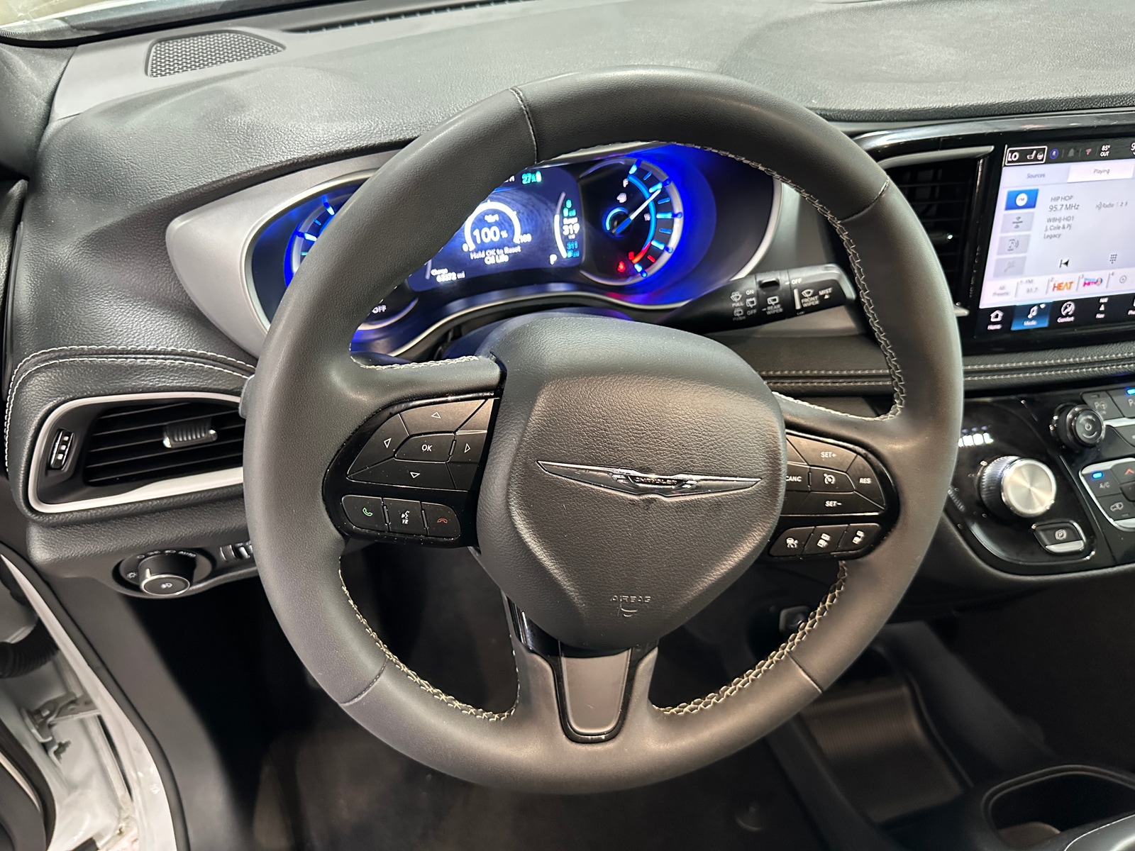 Thumbnail: 2024 Chrysler Pacifica - 4
