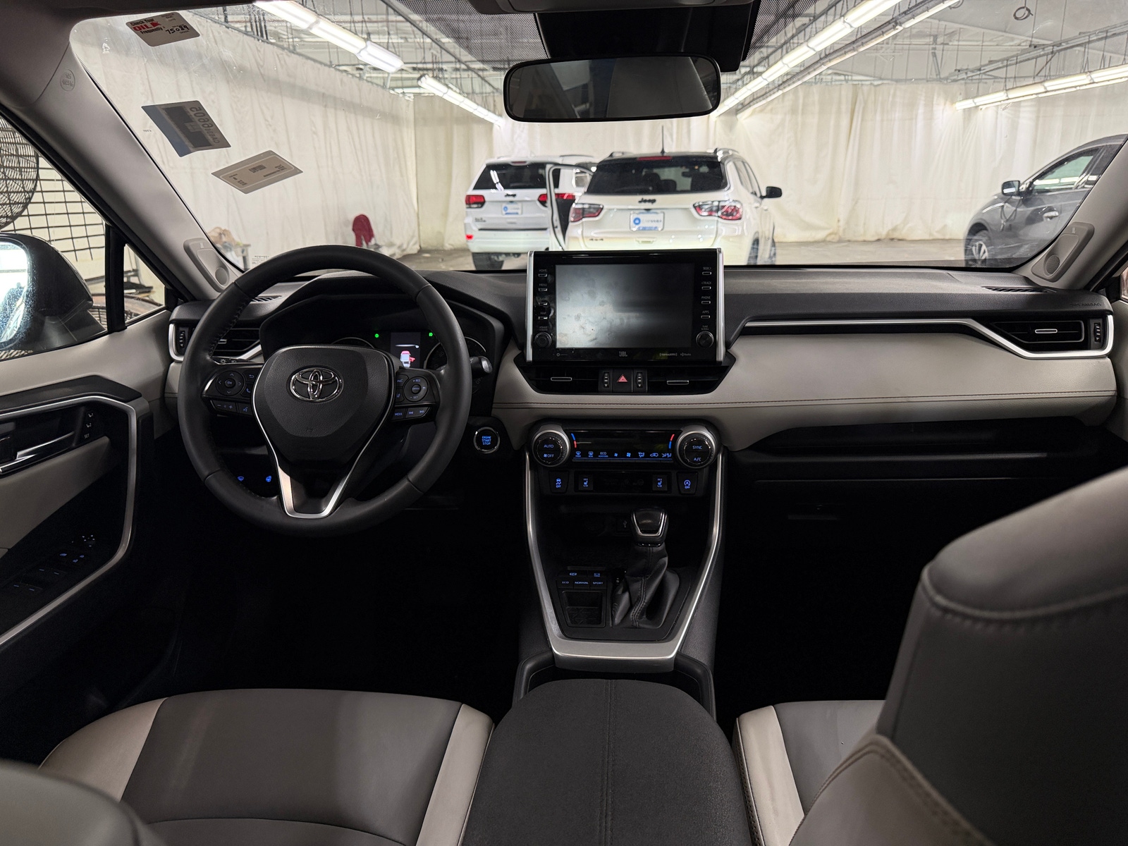 Thumbnail: 2022 Toyota RAV4 - 3