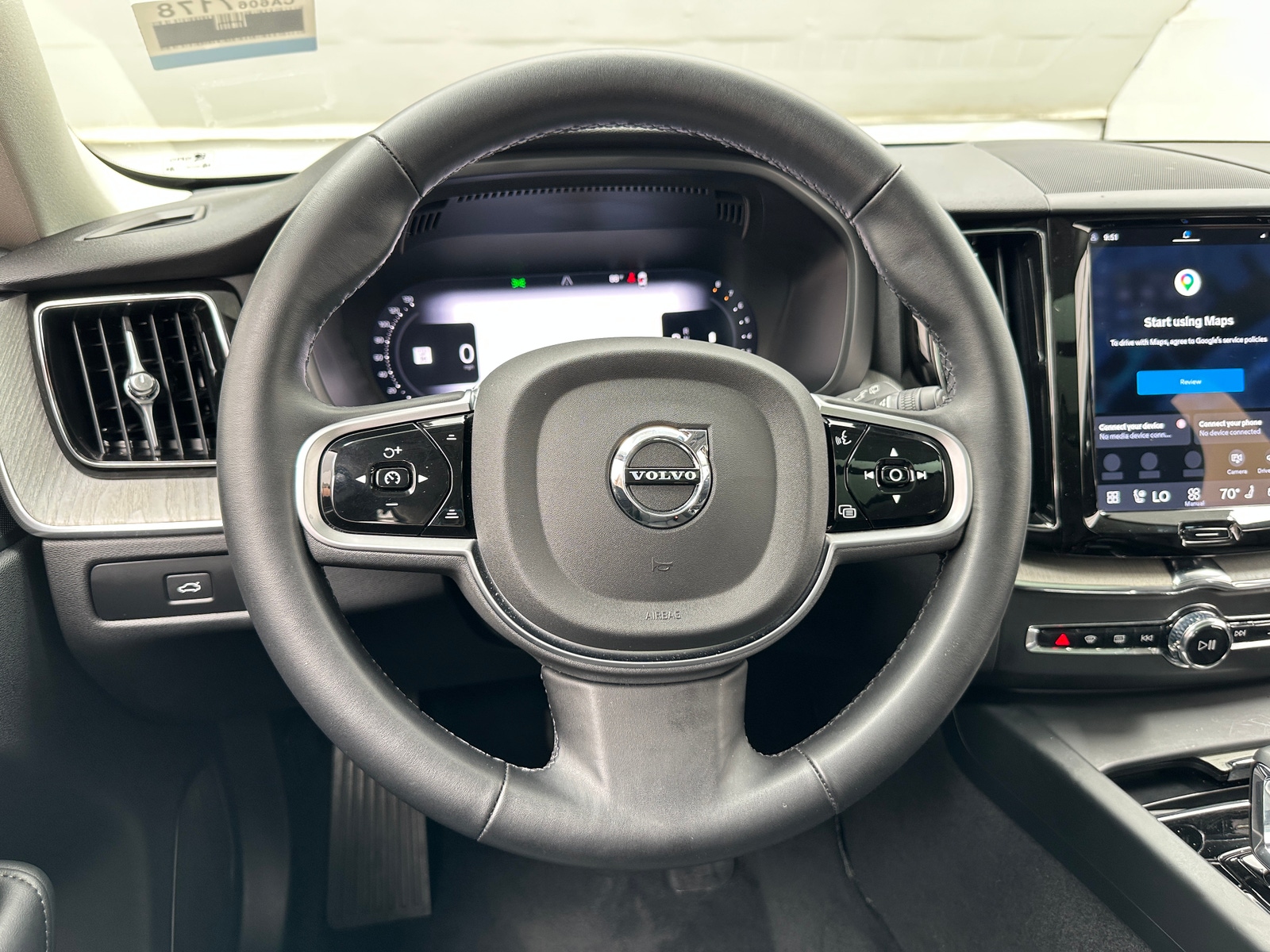Thumbnail: 2025 Volvo XC60 - 5