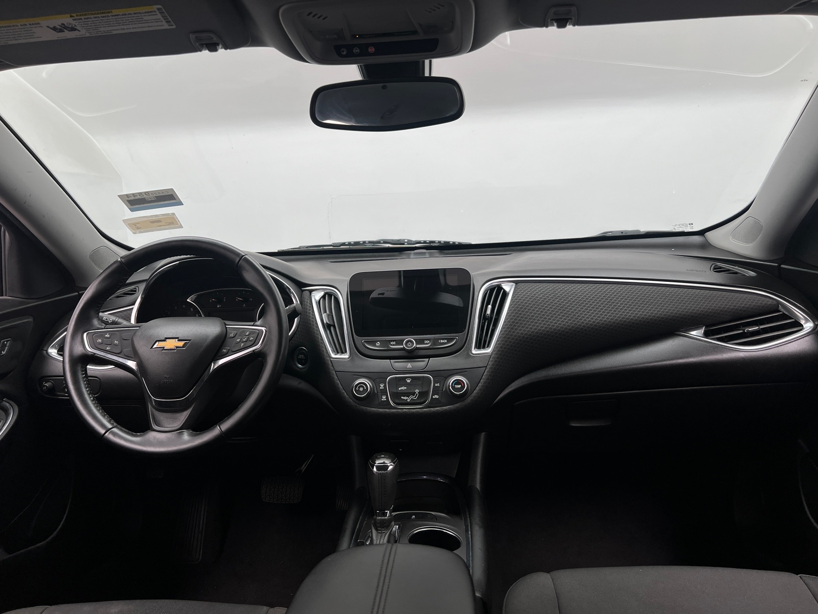 Thumbnail: 2018 Chevrolet Malibu - 3
