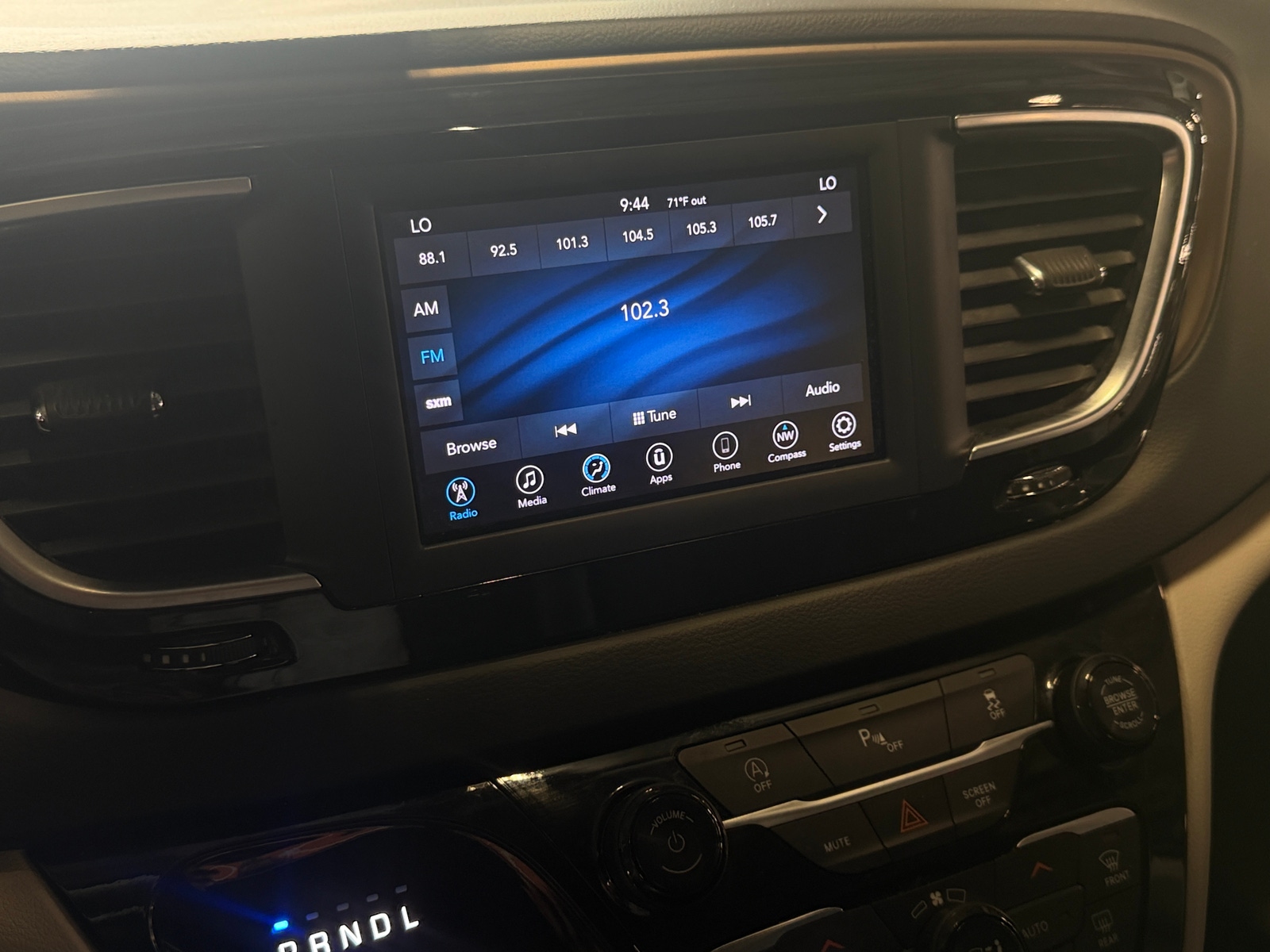 Thumbnail: 2018 Chrysler Pacifica - 4