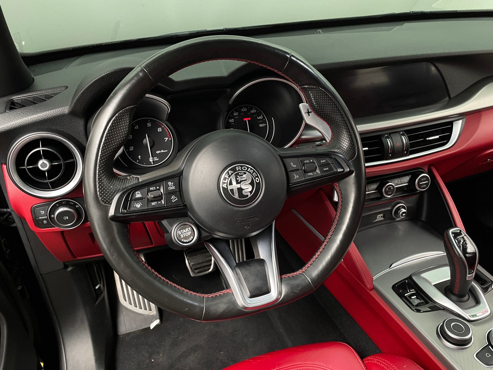 Thumbnail: 2021 Alfa Romeo Stelvio - 4
