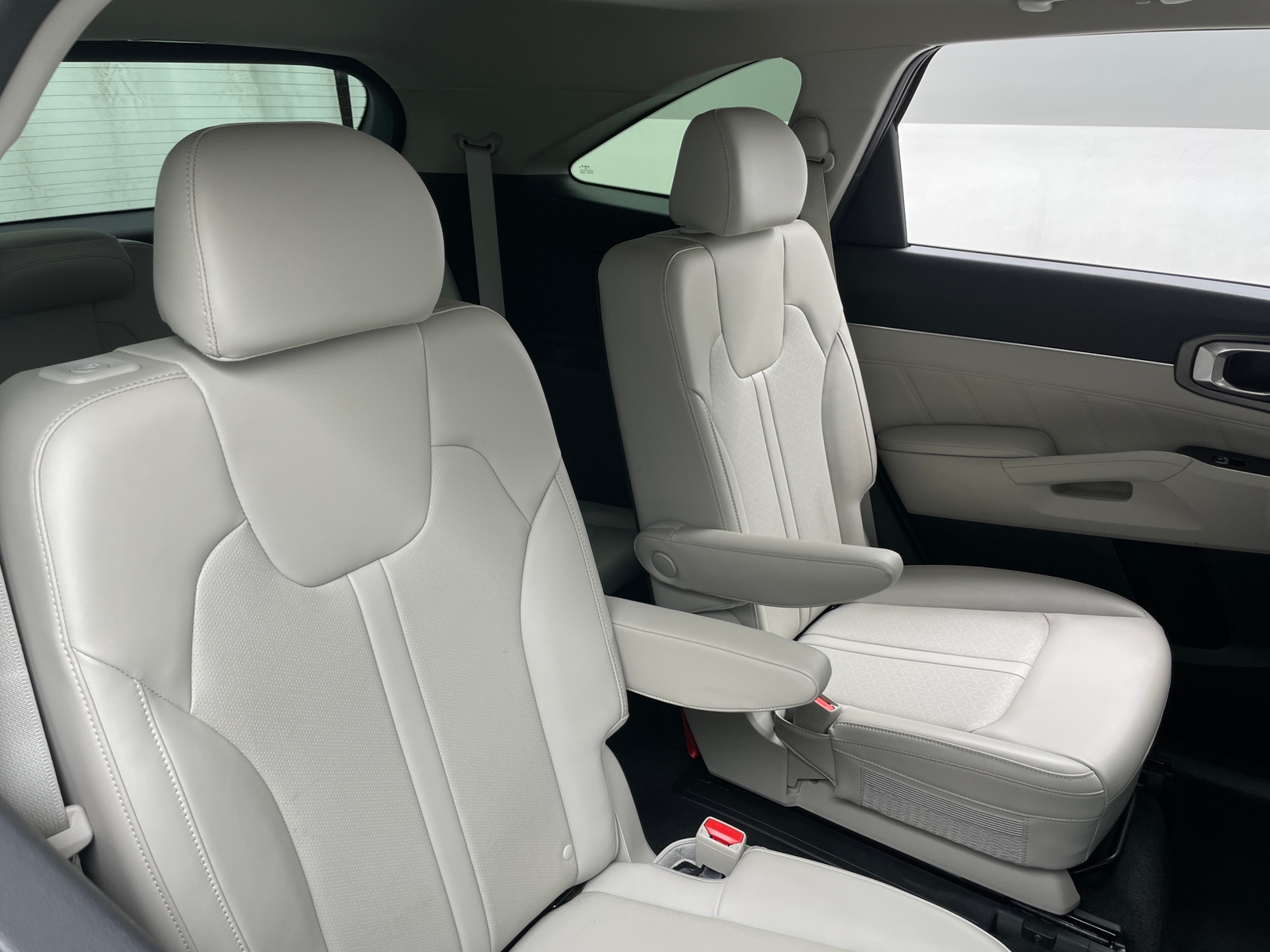 Thumbnail: 2023 Kia Sorento - 5