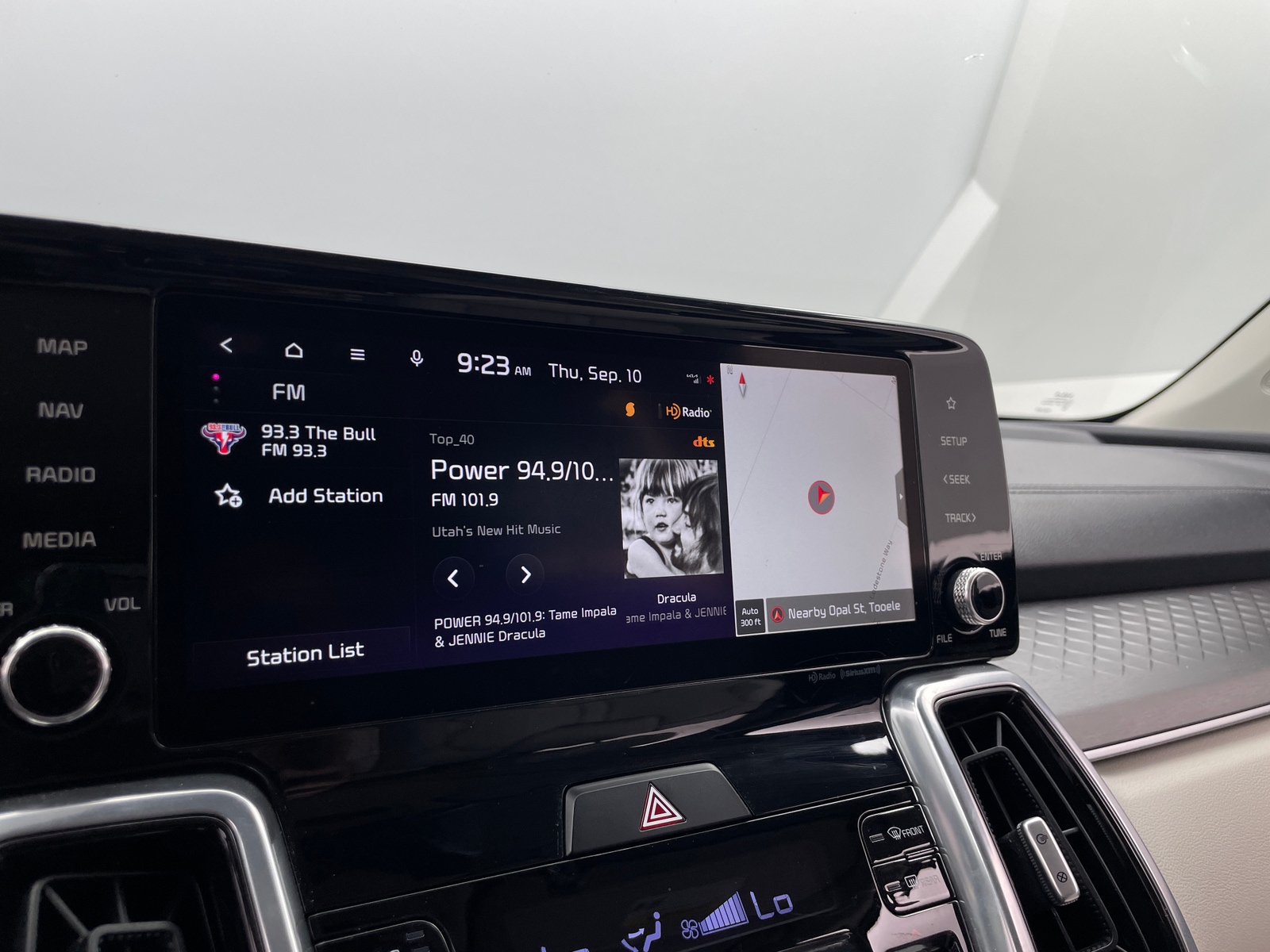 Thumbnail: 2023 Kia Sorento - 3