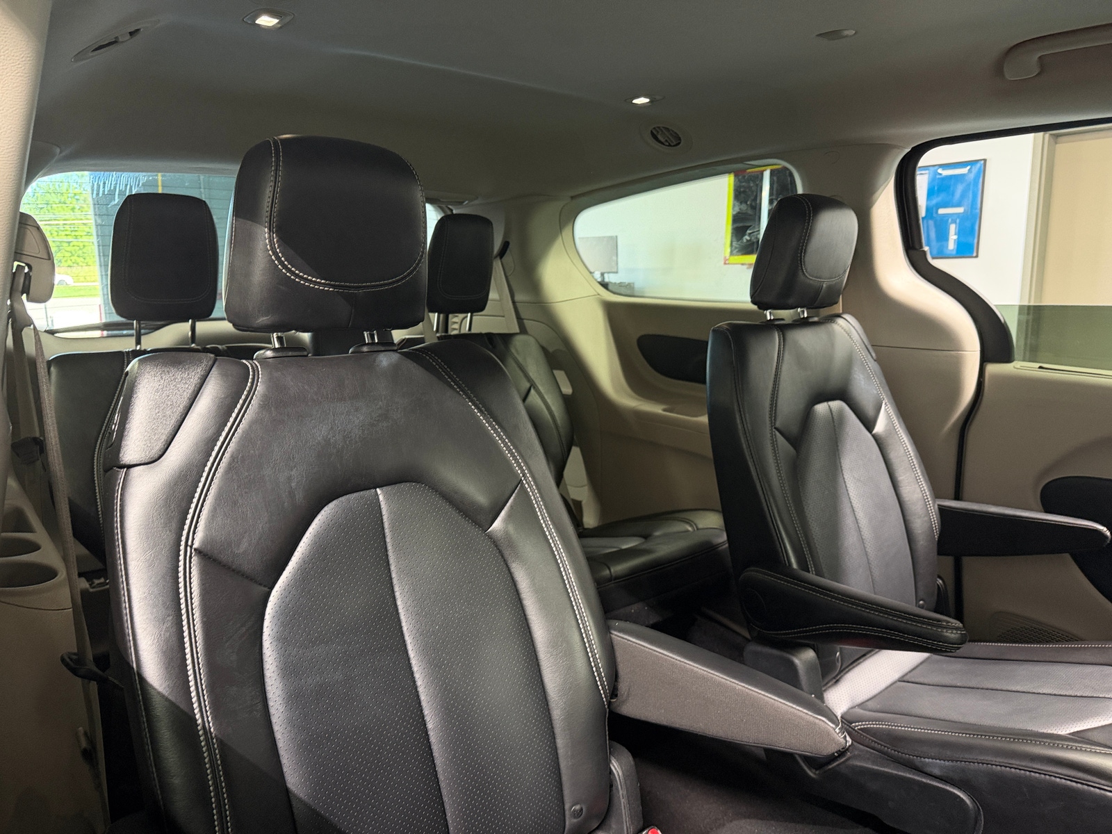 Thumbnail: 2024 Chrysler Pacifica - 5