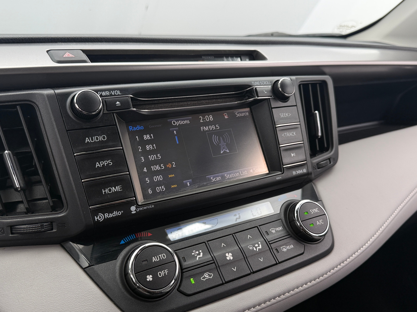 Thumbnail: 2017 Toyota RAV4 - 4