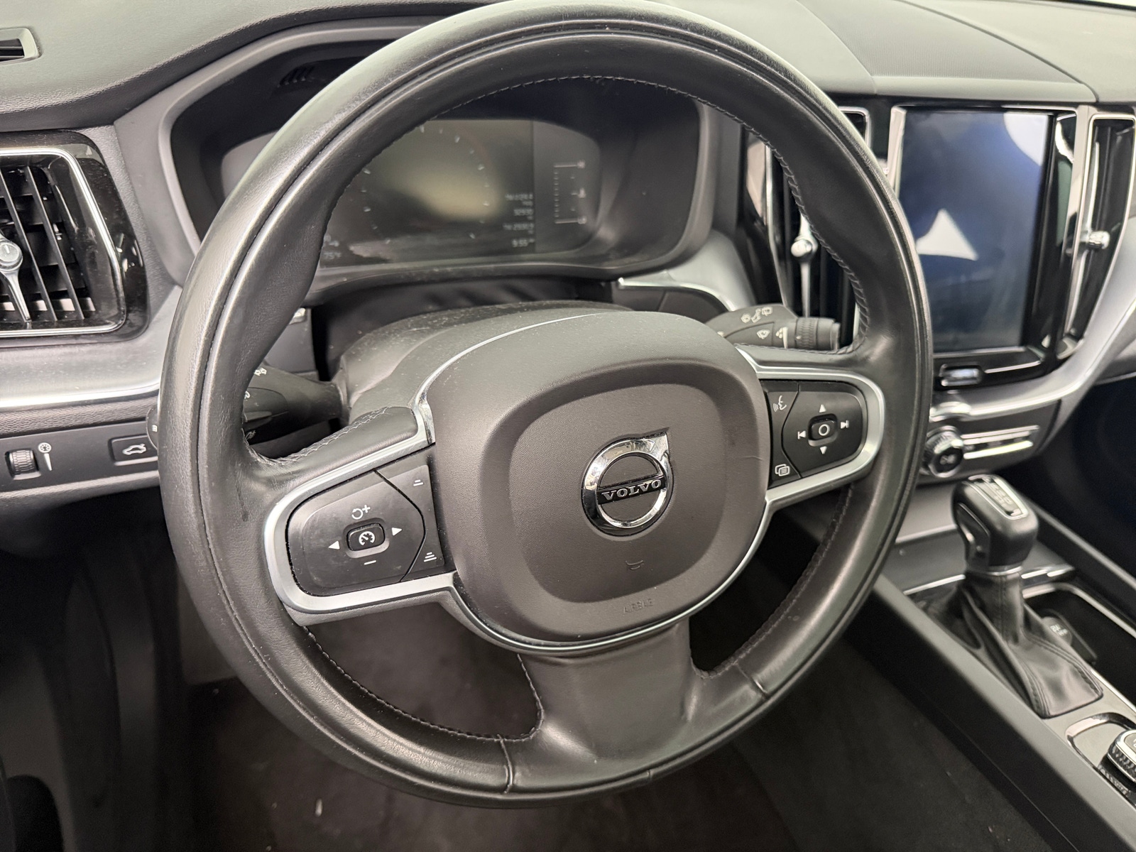 Thumbnail: 2019 Volvo XC60 - 4